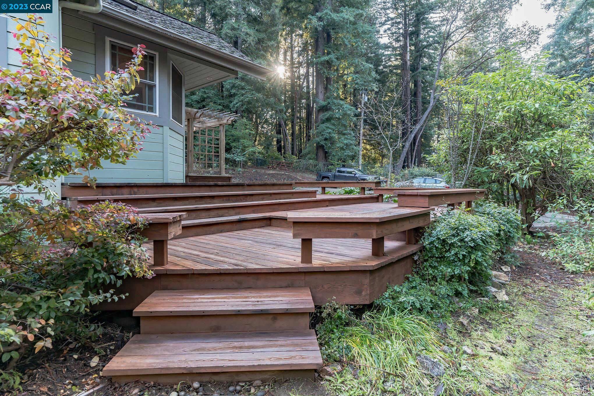 Detail Gallery Image 6 of 30 For 1198 Pine Flat Rd, Santa Cruz,  CA 95060-9752 - 5 Beds | 2/1 Baths