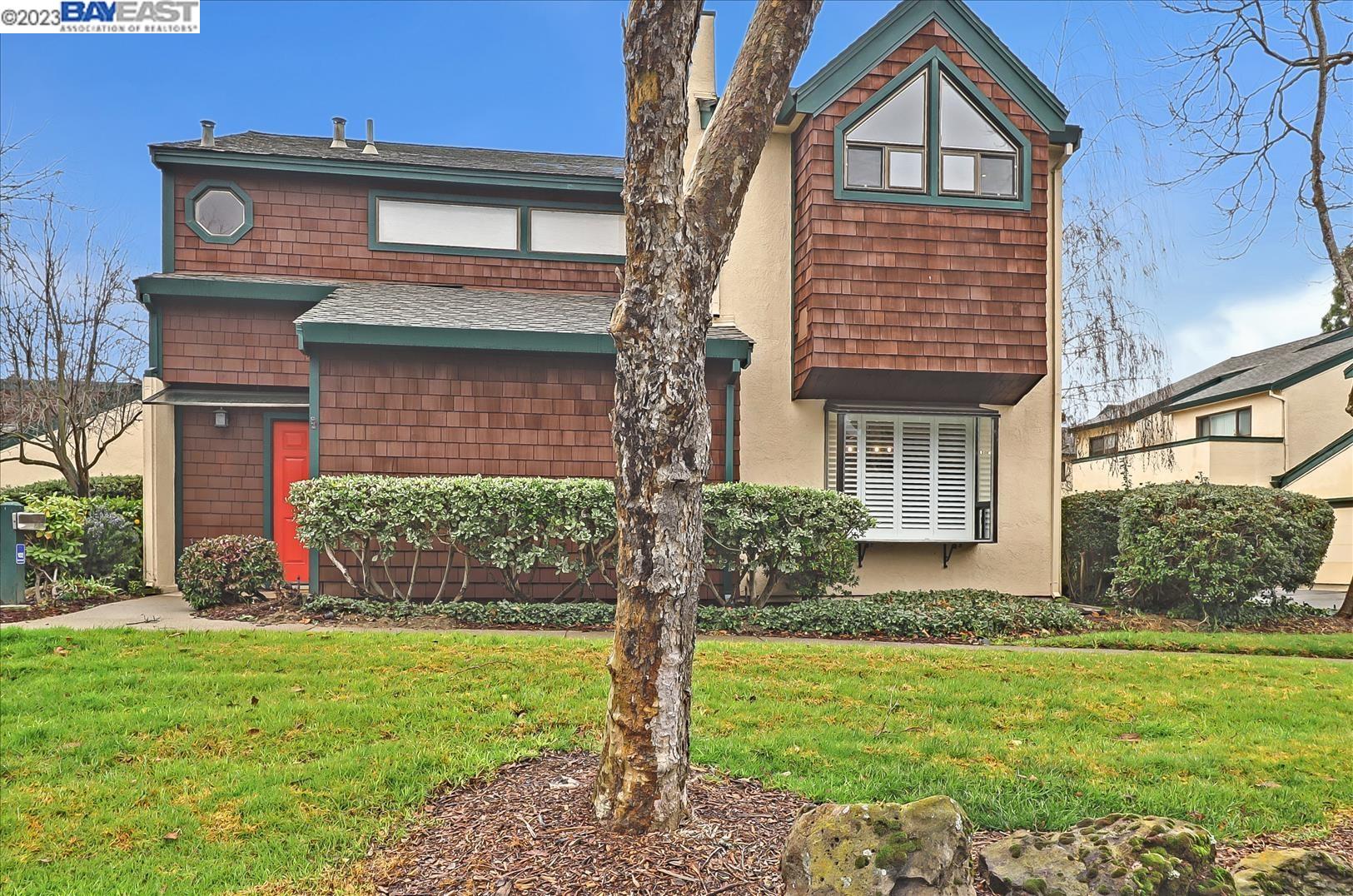 Detail Gallery Image 1 of 1 For 102 Ironwood Rd, Alameda,  CA 94502 - 2 Beds | 2/1 Baths