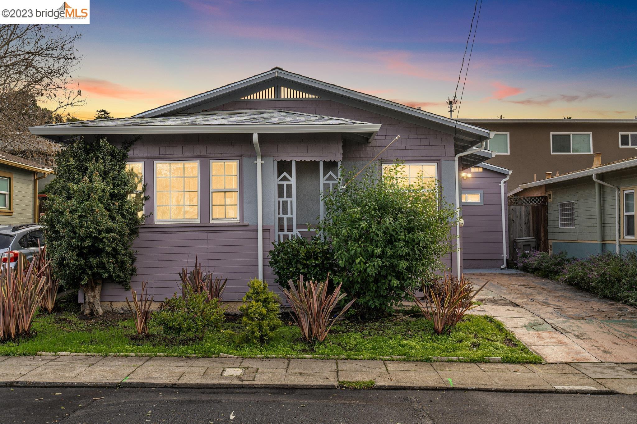 Detail Gallery Image 1 of 1 For 3012 Courtland Ave, Oakland,  CA 94619 - 2 Beds | 2 Baths