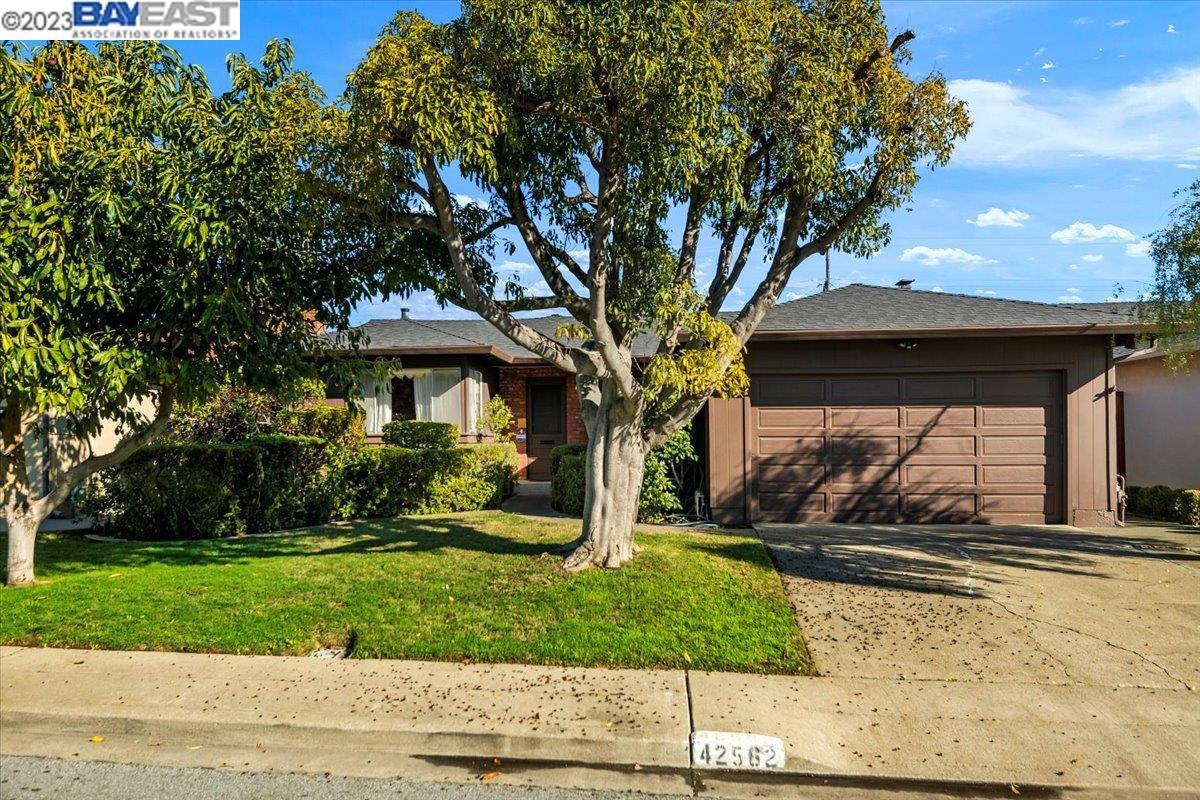 Detail Gallery Image 1 of 1 For 42562 Isle Royal St, Fremont,  CA 94538-3939 - 4 Beds | 3 Baths