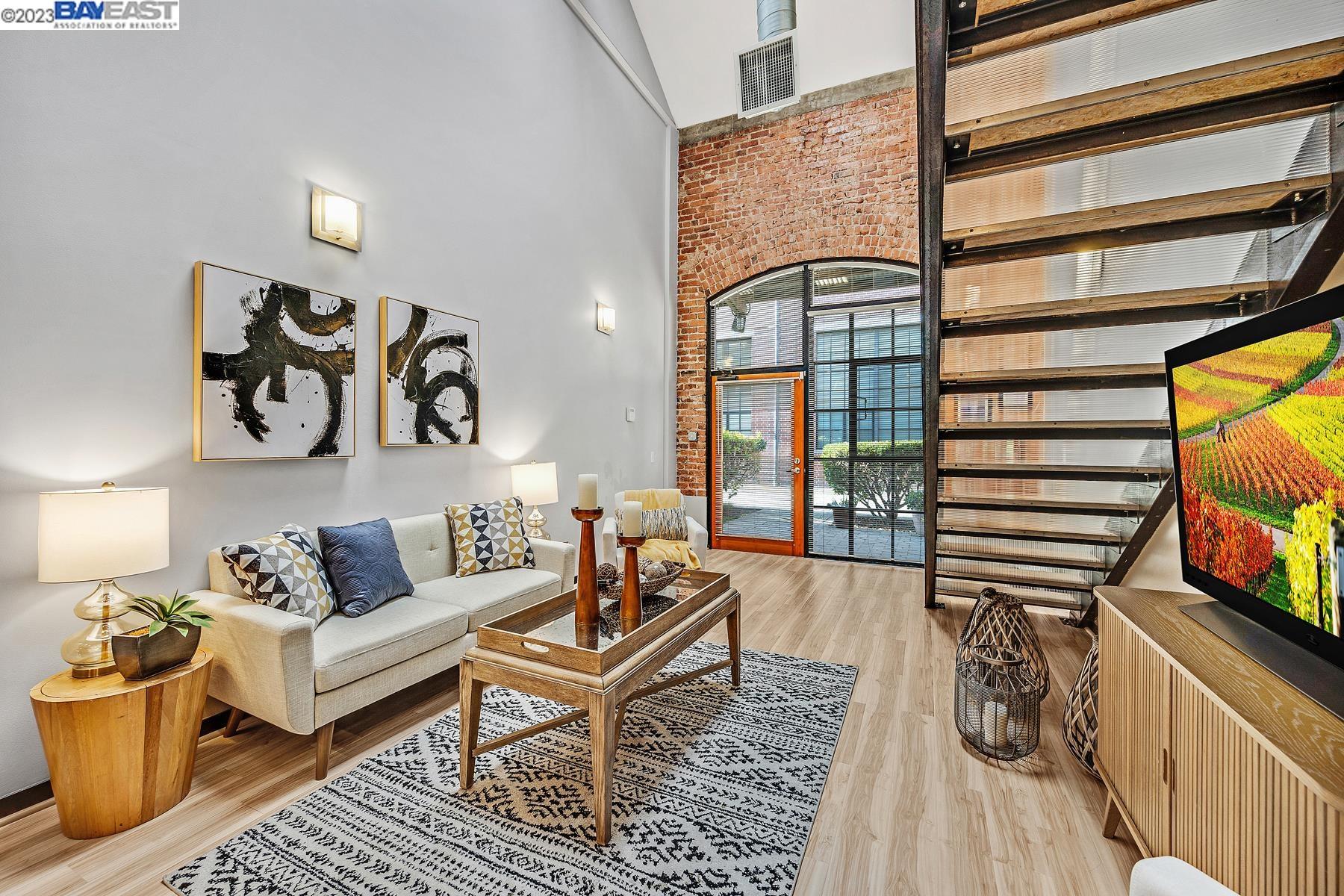 More Details about MLS # 41016659 : 425 E 11TH STREET # 4
