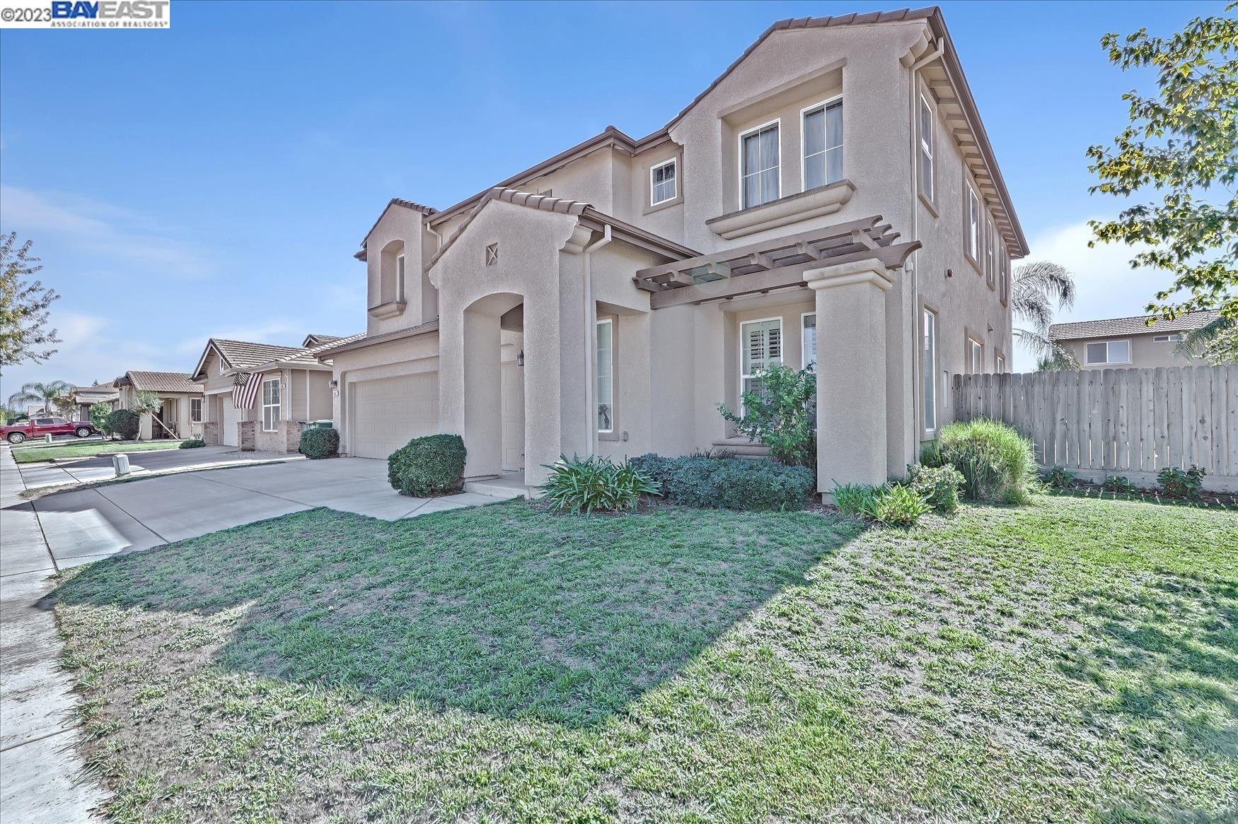 Detail Gallery Image 10 of 29 For 1442 Moonbeam Way, Turlock,  CA 95382 - 5 Beds | 4 Baths
