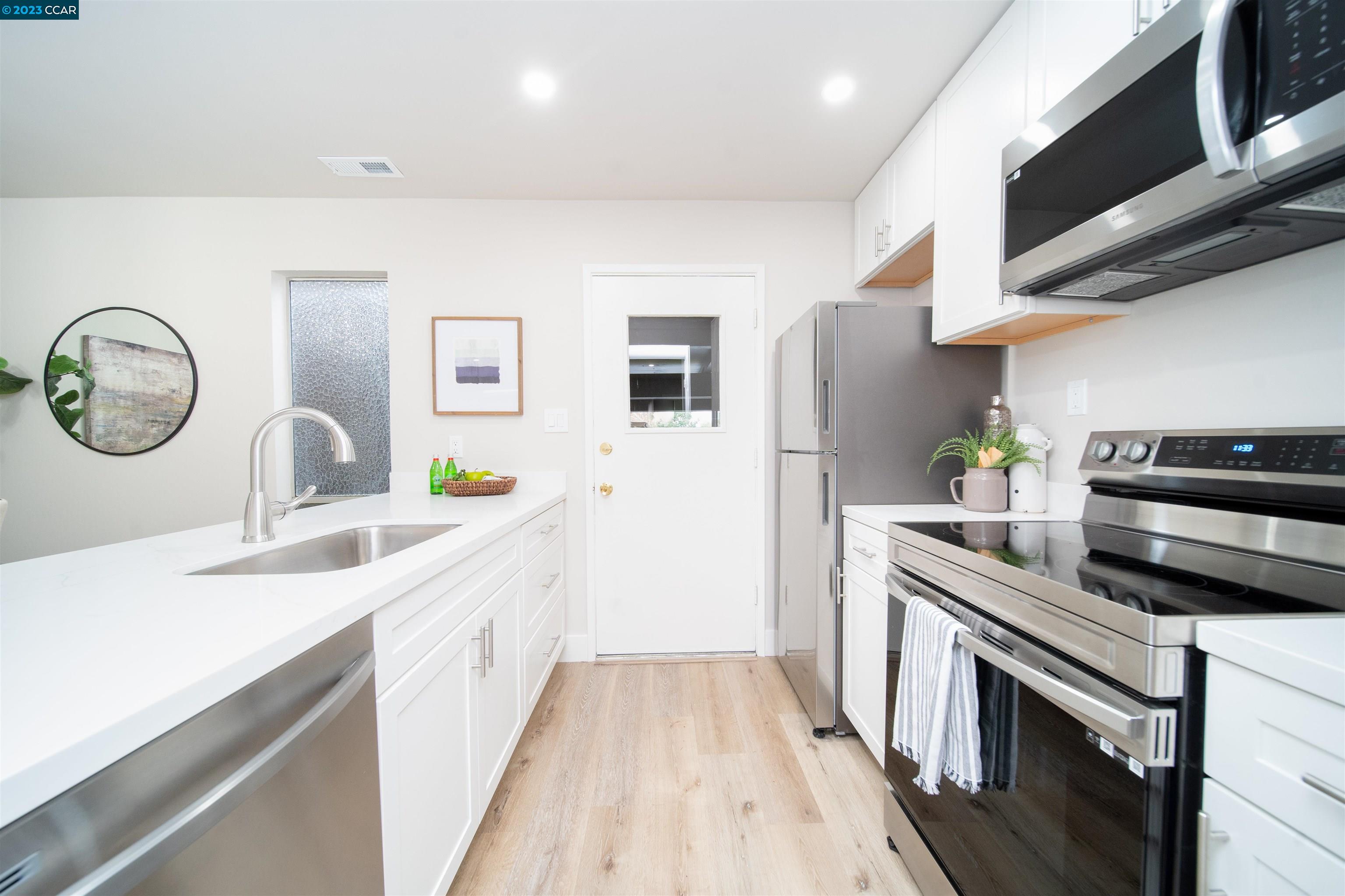 Photo #5: 41016920 Listing 