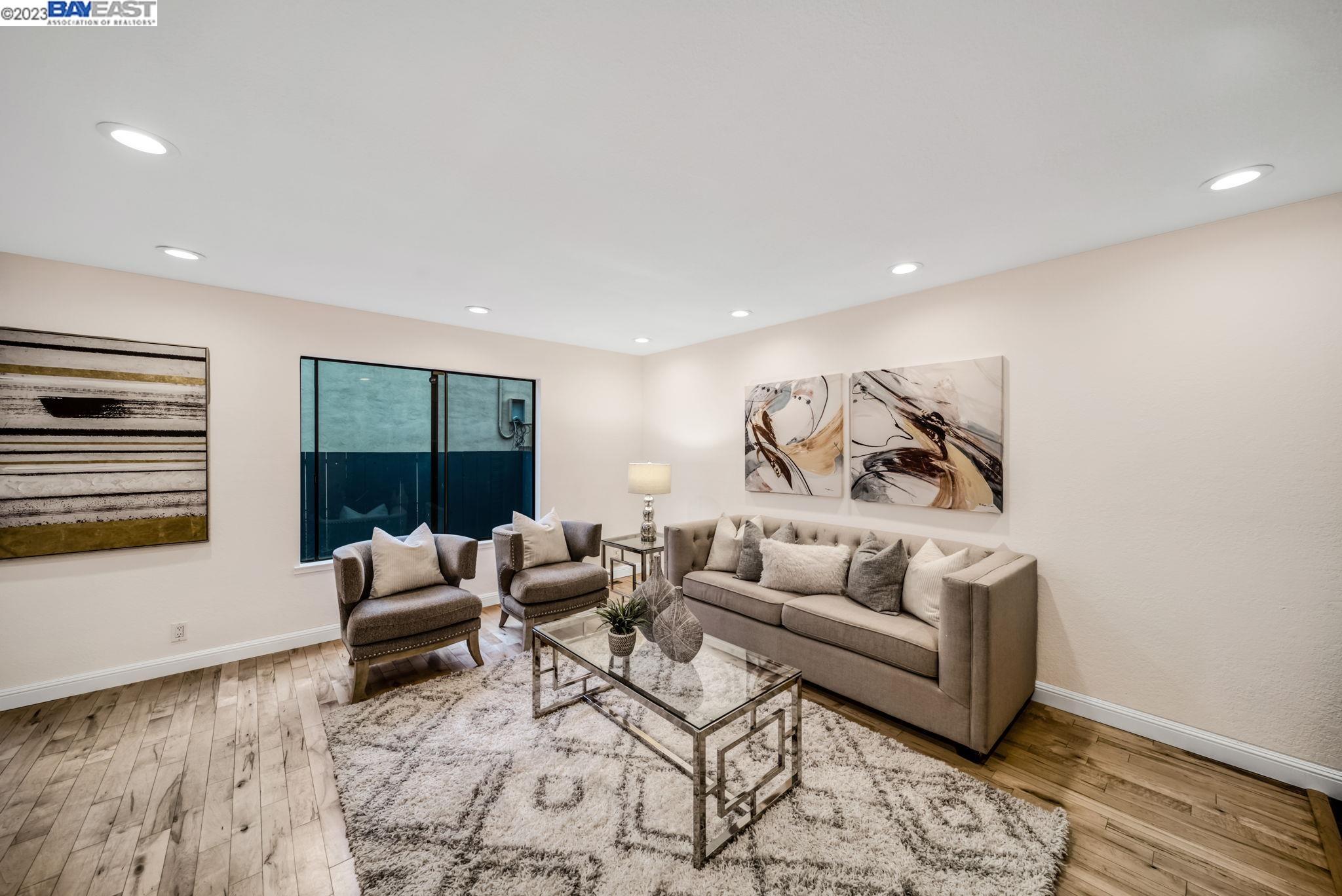Photo #5: 41017102 Listing 