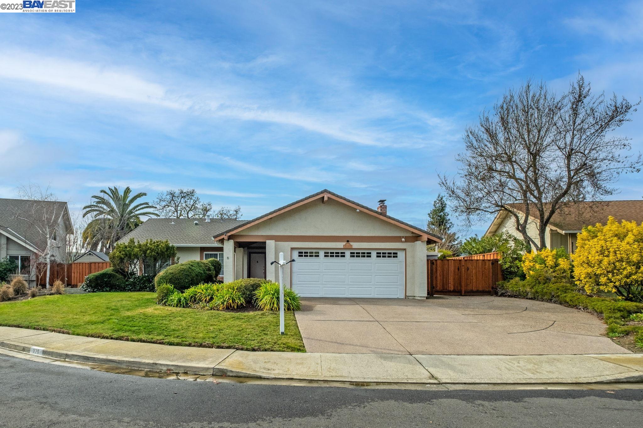 Detail Gallery Image 1 of 1 For 320 Mccloud Place, Danville,  CA 94526 - 3 Beds | 2 Baths