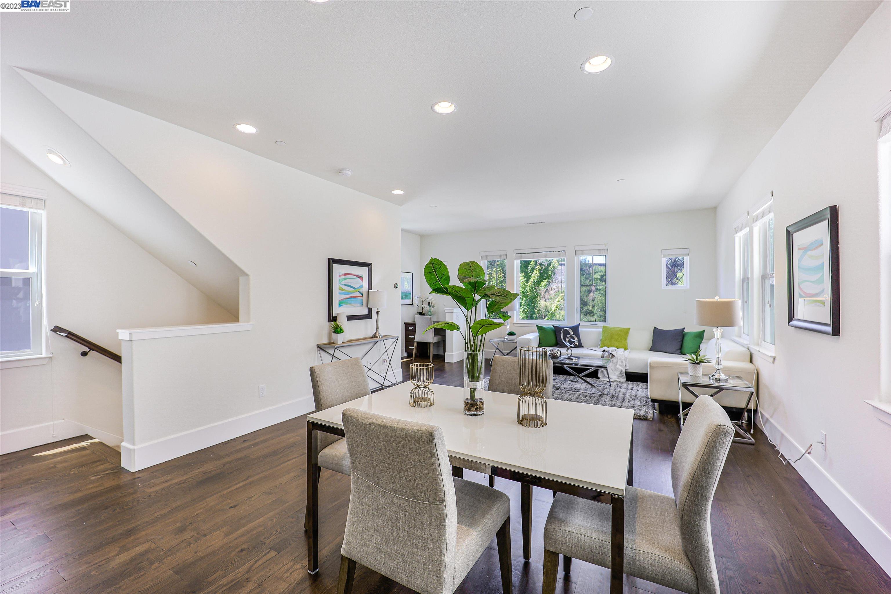 Detail Gallery Image 11 of 57 For 135 Easy St, Mountain View,  CA 94043 - 4 Beds | 3/1 Baths