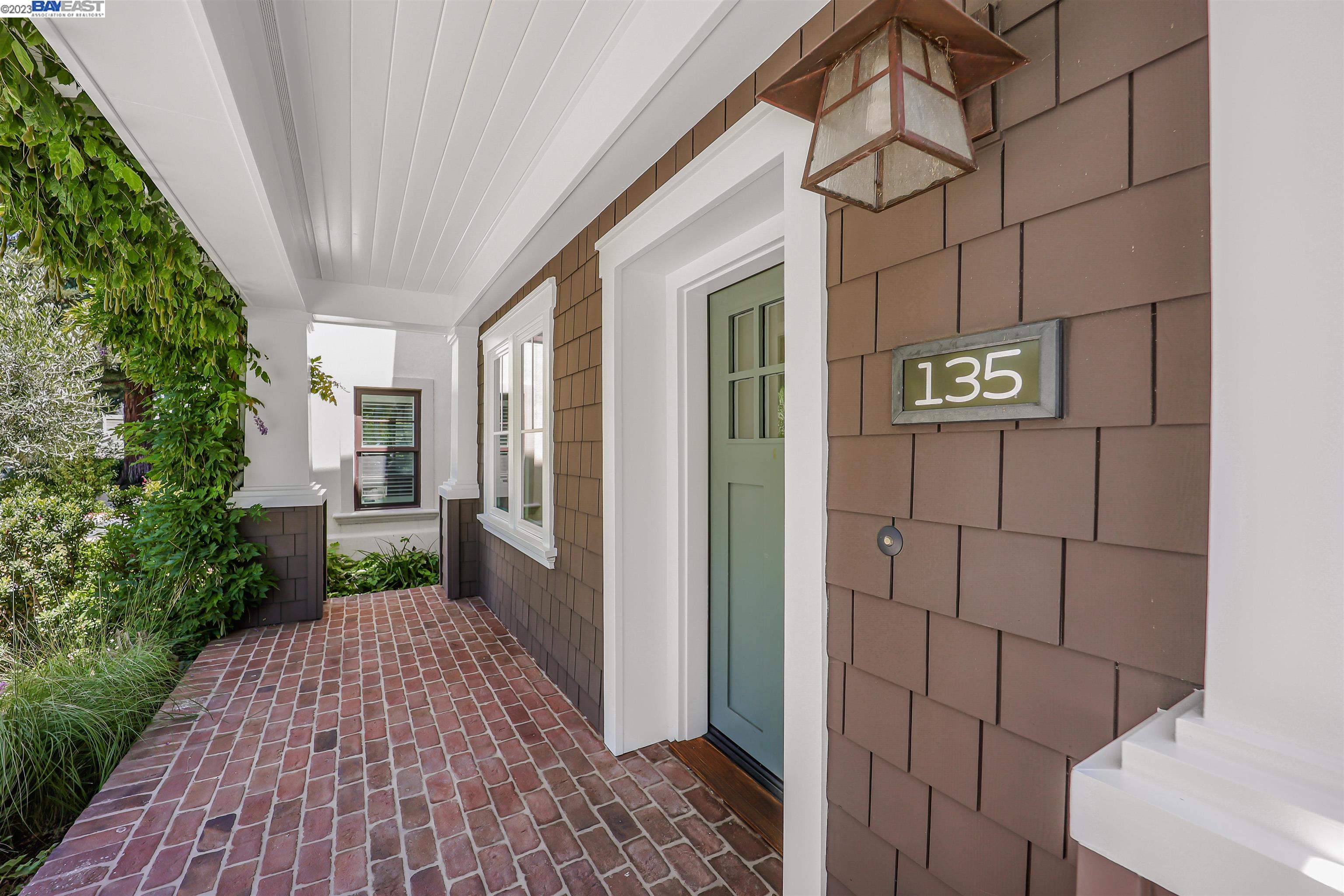 Detail Gallery Image 3 of 57 For 135 Easy St, Mountain View,  CA 94043 - 4 Beds | 3/1 Baths