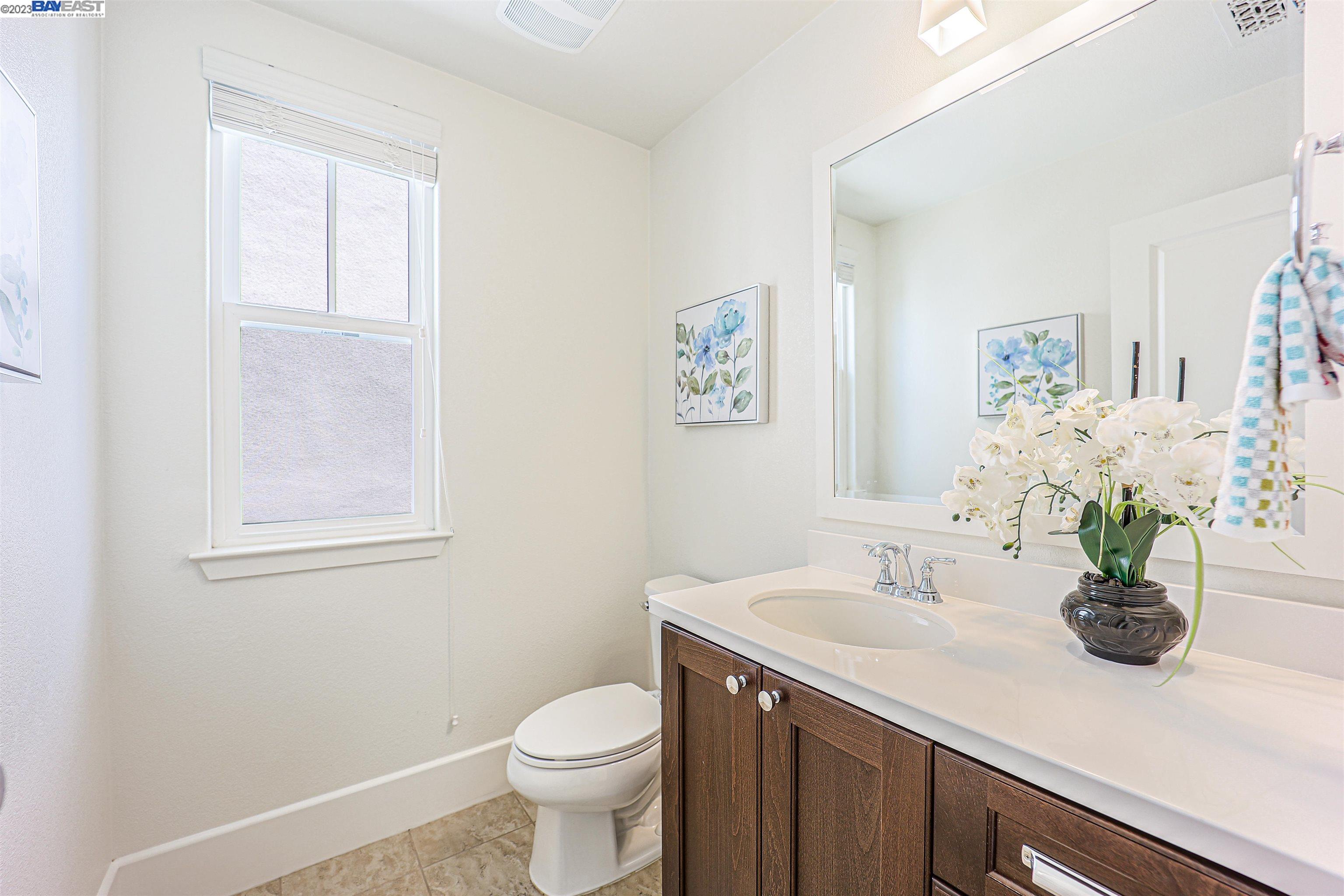 Detail Gallery Image 26 of 57 For 135 Easy St, Mountain View,  CA 94043 - 4 Beds | 3/1 Baths