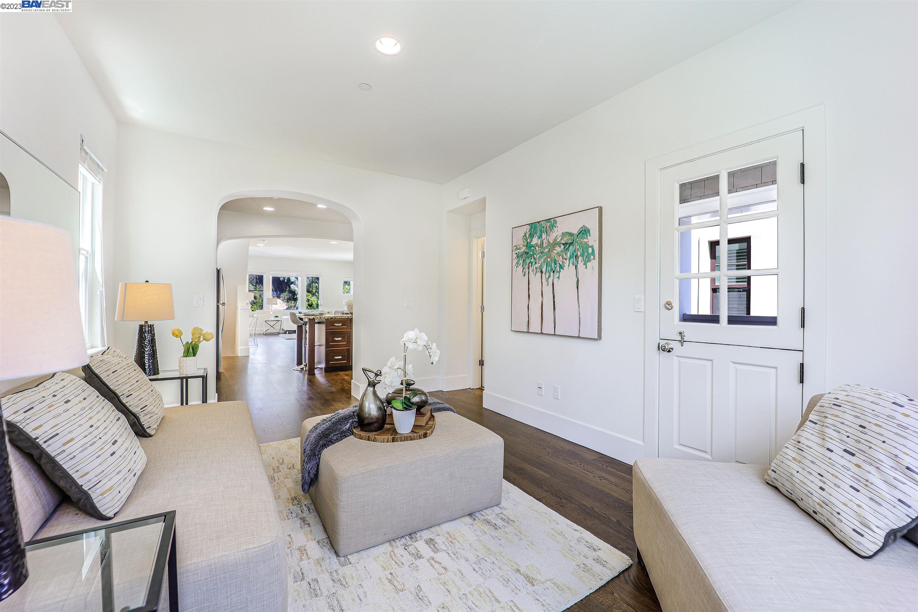 Detail Gallery Image 27 of 57 For 135 Easy St, Mountain View,  CA 94043 - 4 Beds | 3/1 Baths