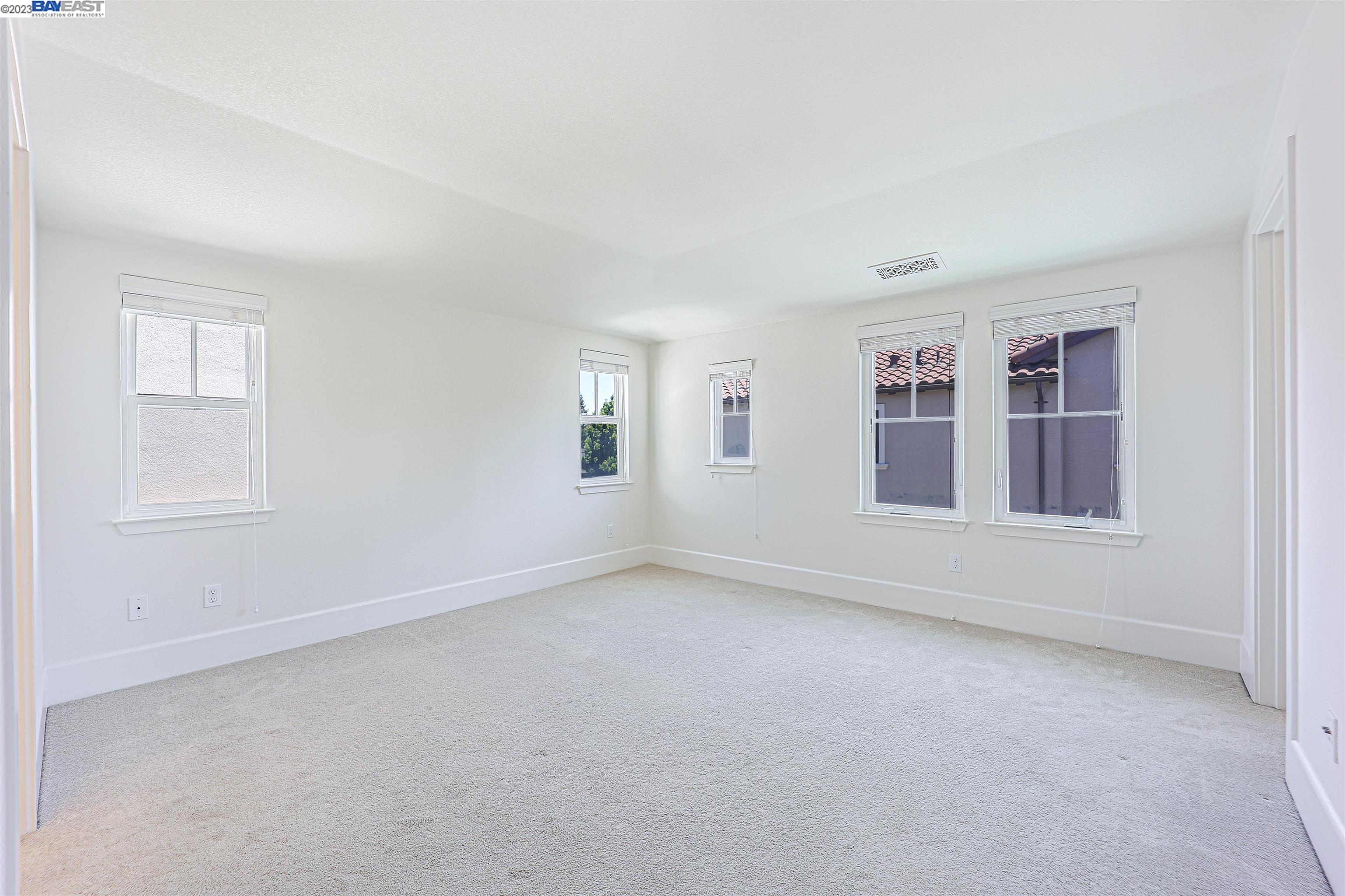 Detail Gallery Image 30 of 57 For 135 Easy St, Mountain View,  CA 94043 - 4 Beds | 3/1 Baths