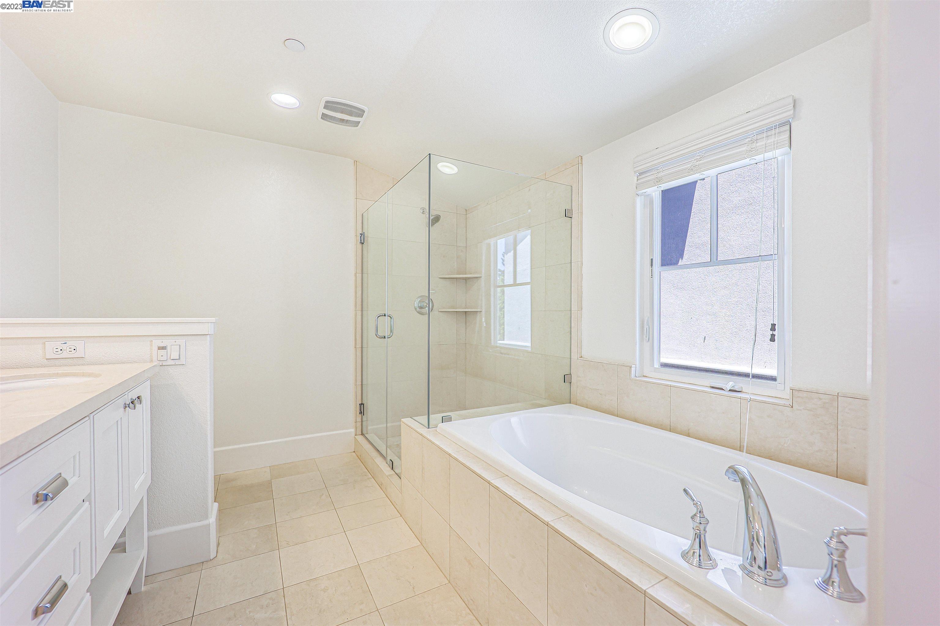 Detail Gallery Image 36 of 57 For 135 Easy St, Mountain View,  CA 94043 - 4 Beds | 3/1 Baths