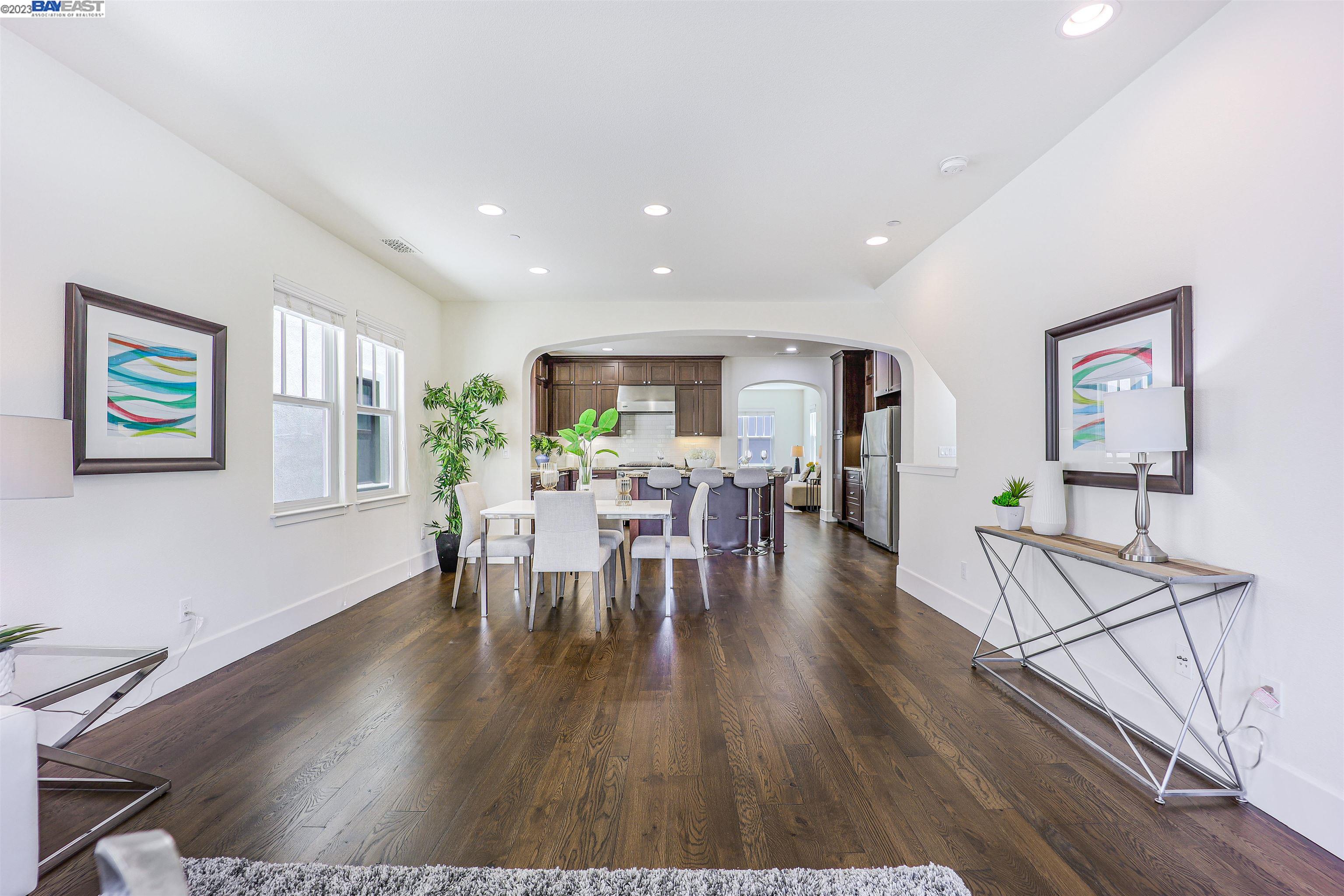 Detail Gallery Image 6 of 57 For 135 Easy St, Mountain View,  CA 94043 - 4 Beds | 3/1 Baths