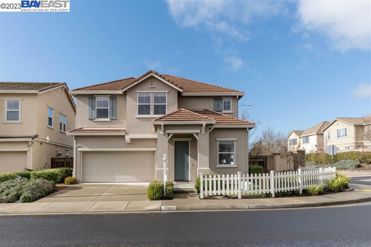 Detail Gallery Image 1 of 1 For 5068 Escalon Cir, Richmond,  CA 94803 - 4 Beds | 2/1 Baths