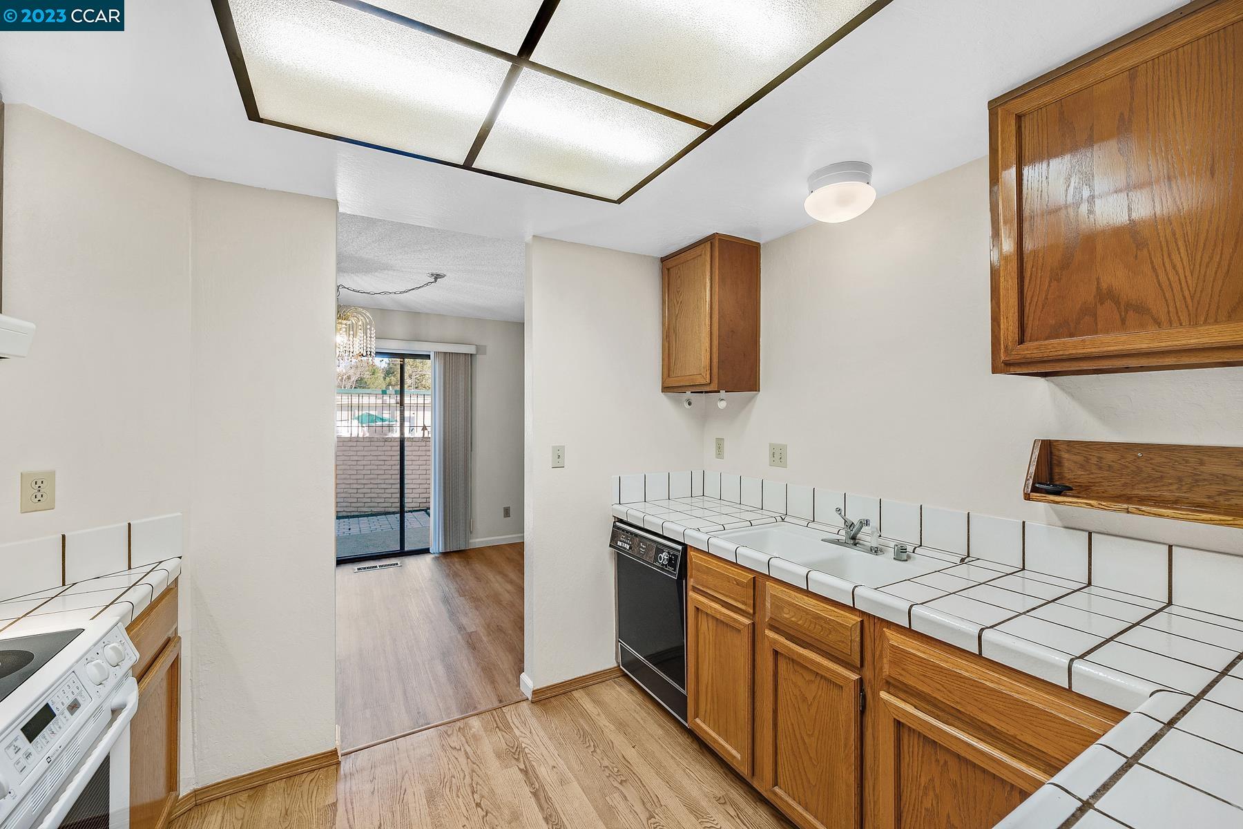 Photo #5: 41017940 Listing 