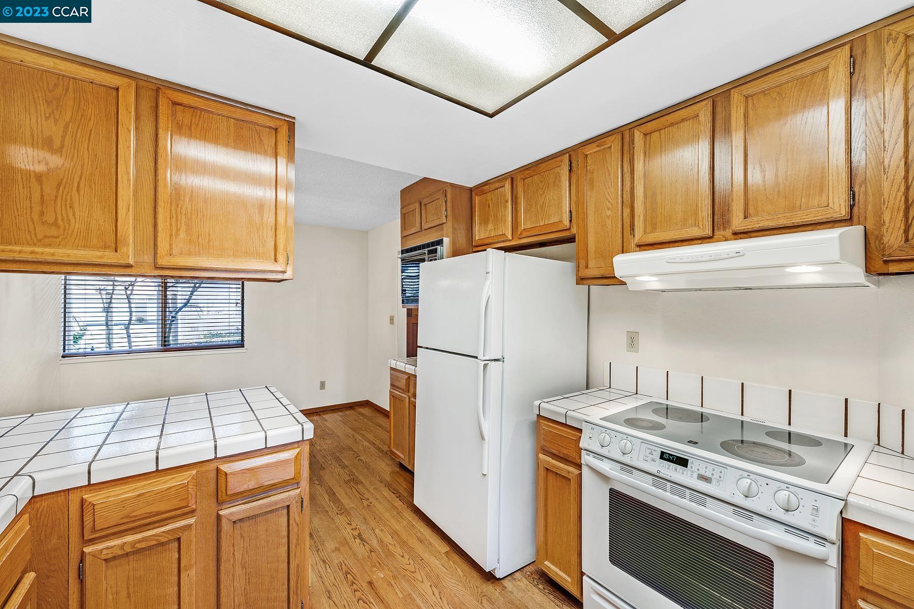Photo #6: 41017940 Listing 