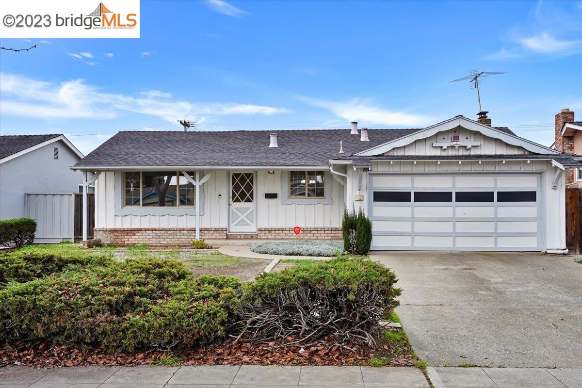 Detail Gallery Image 1 of 1 For 25311 Calaroga, Hayward,  CA 94545 - 3 Beds | 2 Baths
