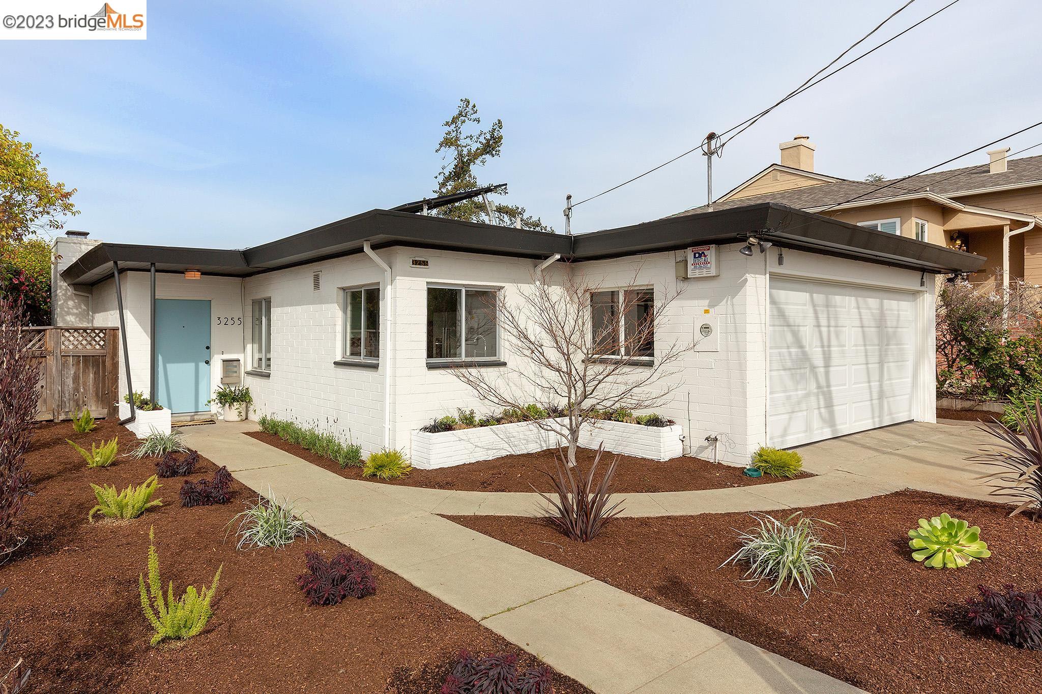 Detail Gallery Image 1 of 1 For 3255 Knowland Ave, Oakland,  CA 94619 - 2 Beds | 1/1 Baths
