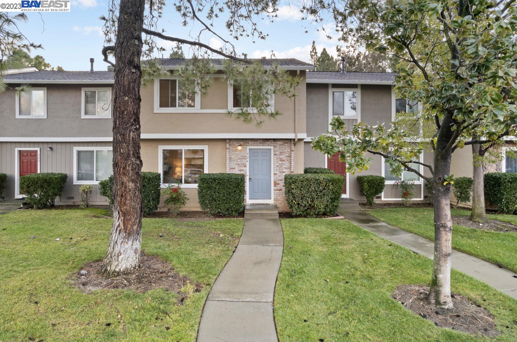 MLS: 41018566 Condo For Sale