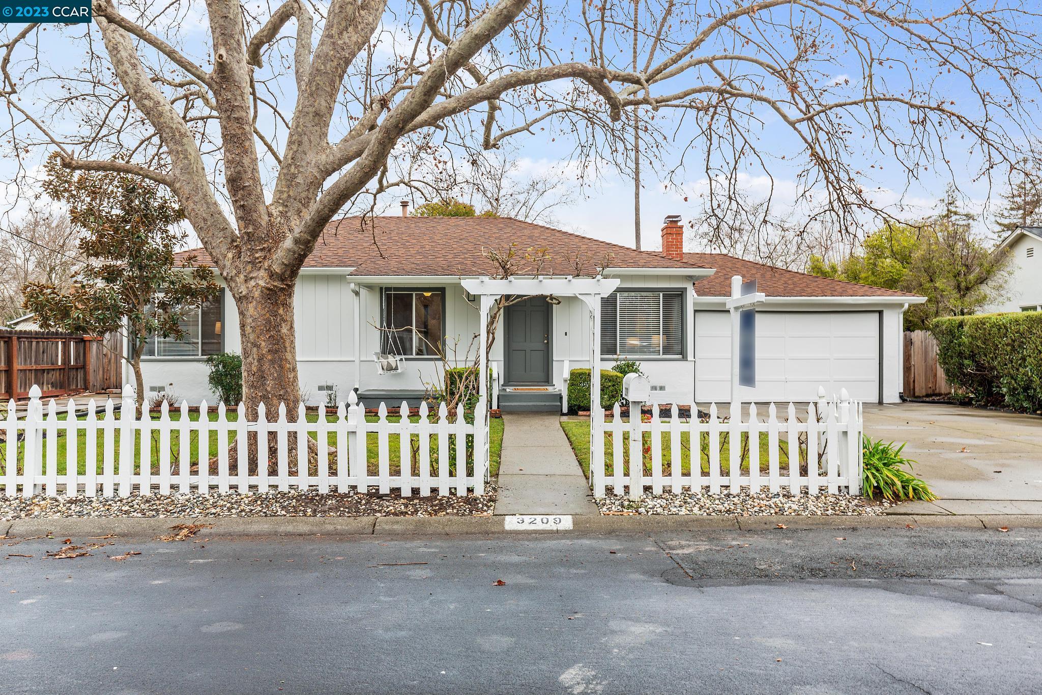 Detail Gallery Image 1 of 1 For 3209 Hudson Ave, Walnut Creek,  CA 94597 - 3 Beds | 1/1 Baths
