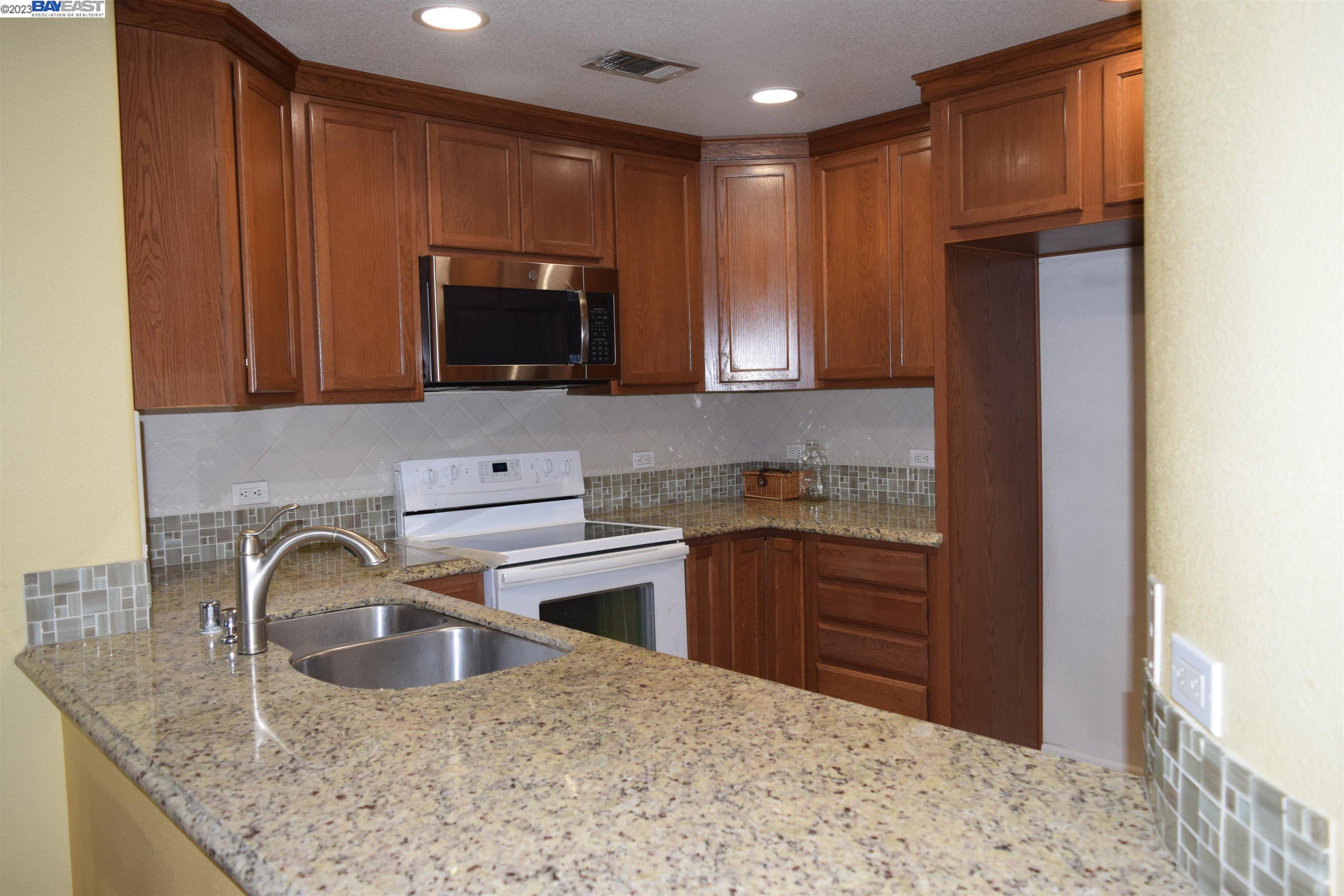 Photo #6: 41018694 Listing 