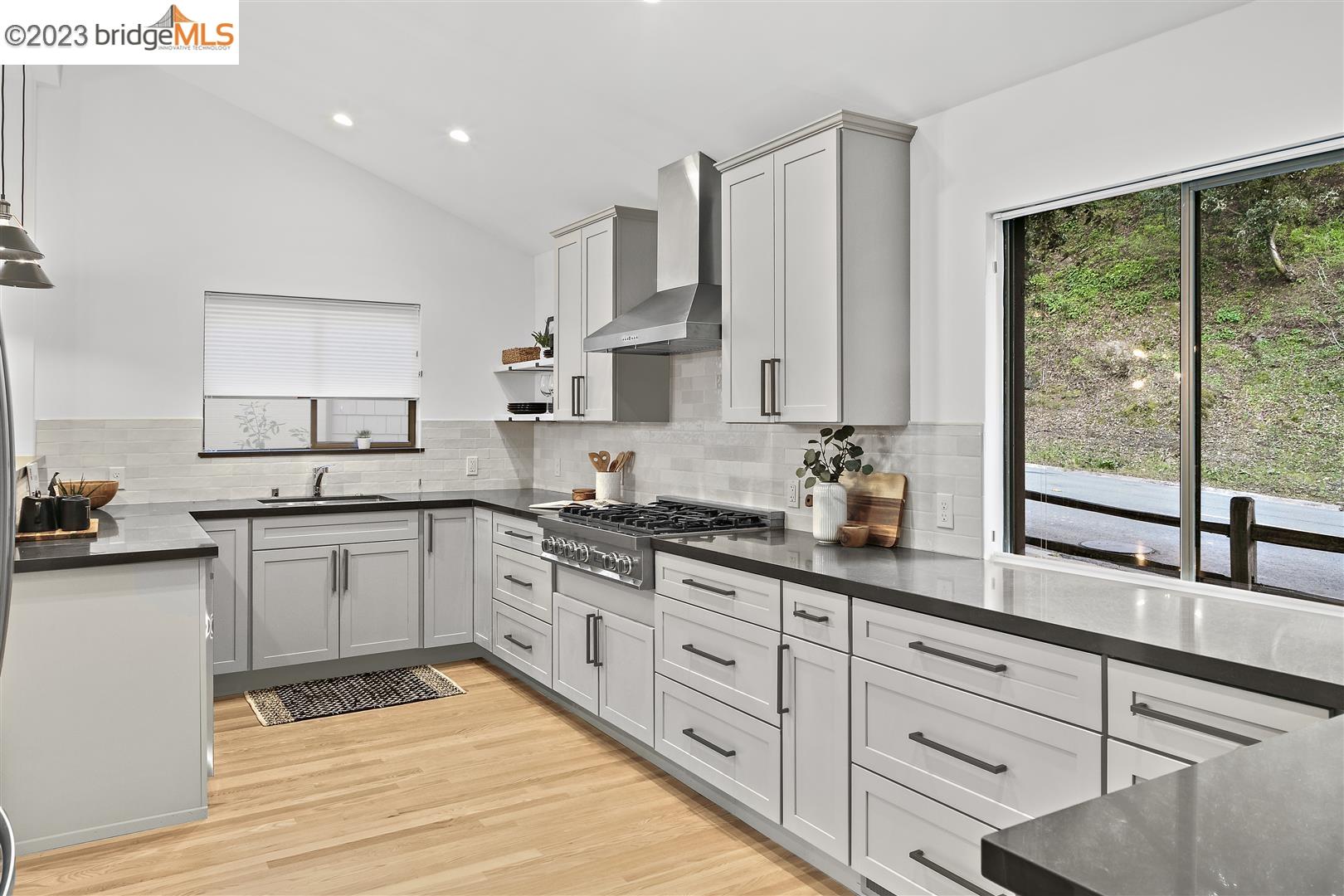 Photo #4: 41018771 Listing 