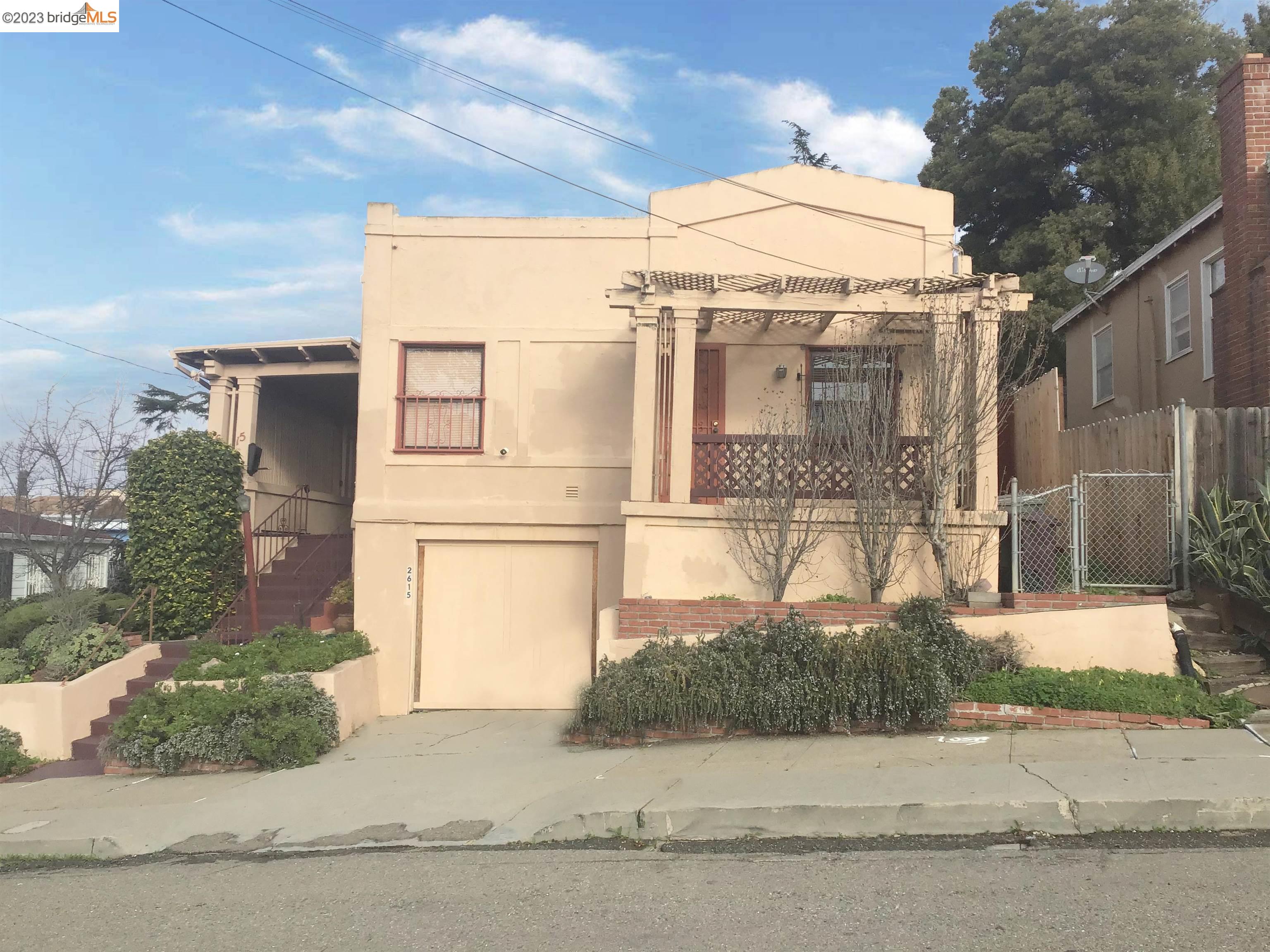 Detail Gallery Image 1 of 1 For 2615 90th Ave, Oakland,  CA 94605 - 2 Beds | 1 Baths