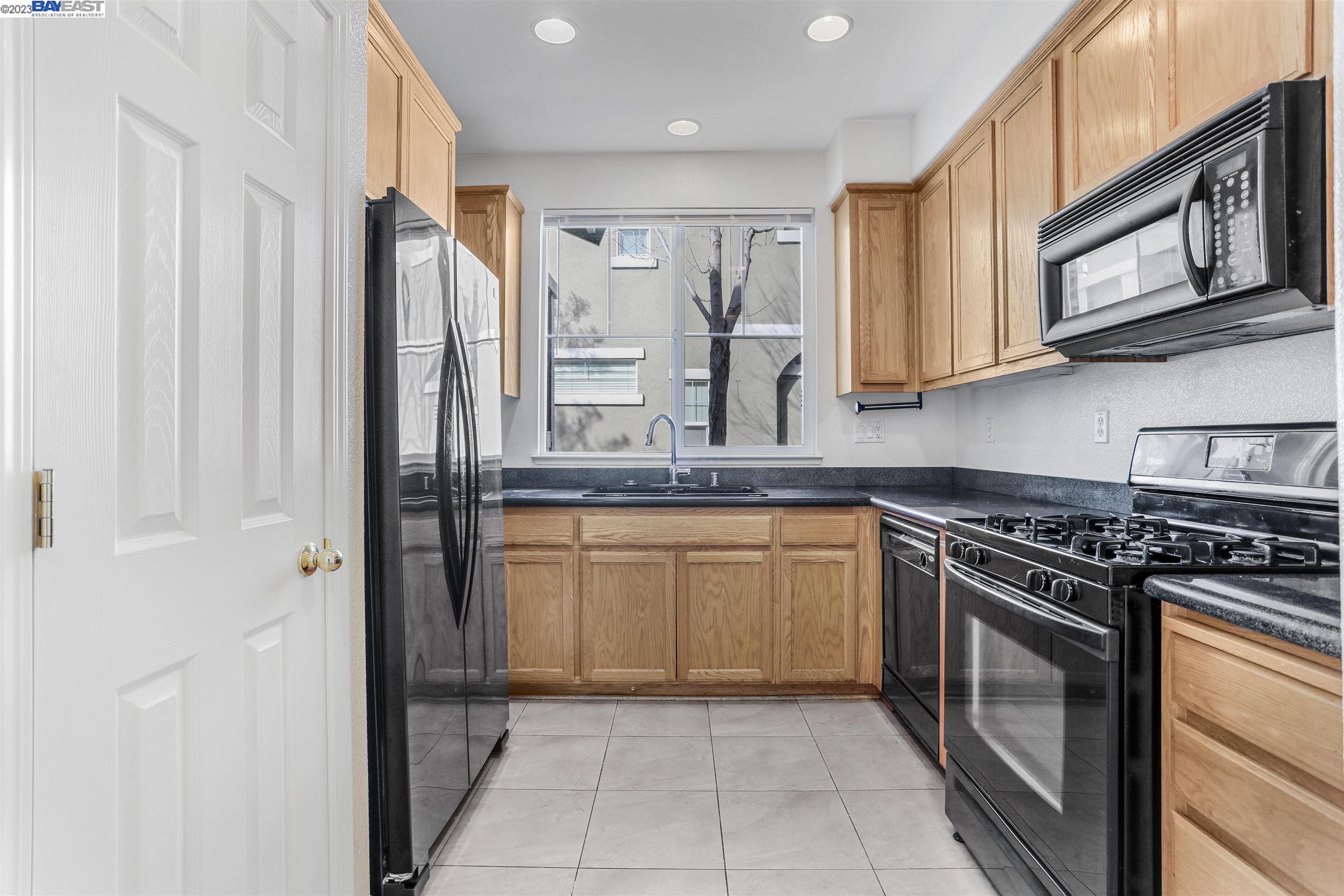 Photo #5: 41018933 Listing 