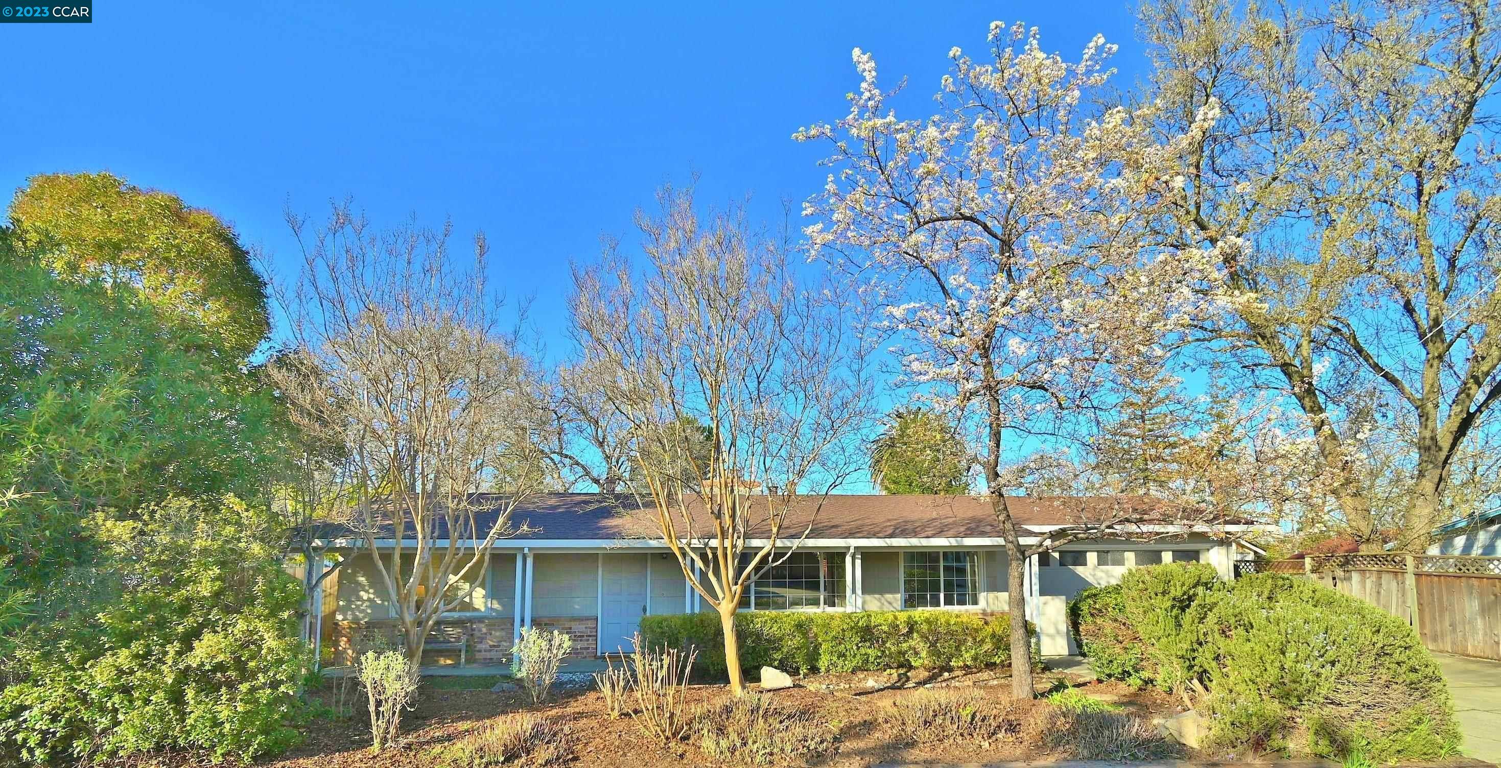 Detail Gallery Image 1 of 1 For 4 Bonnie Court, Pleasant Hill,  CA 94523-4612 - 2 Beds | 1 Baths