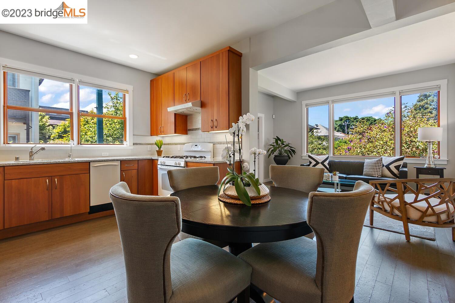 More Details about MLS # 41019009 : 1642 MILVIA ST # 3