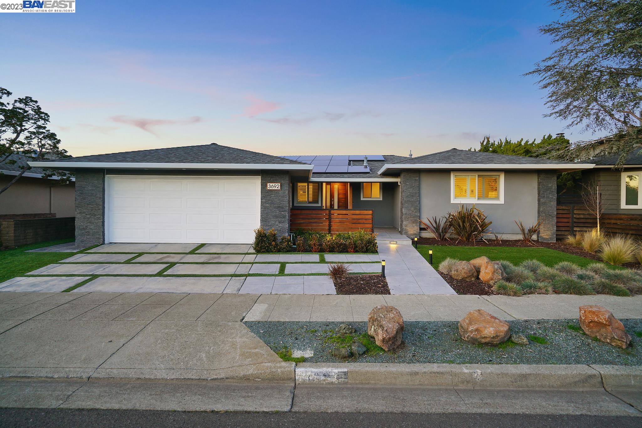 Detail Gallery Image 1 of 1 For 3692 Oakes Dr, Hayward,  CA 94542 - 4 Beds | 3 Baths
