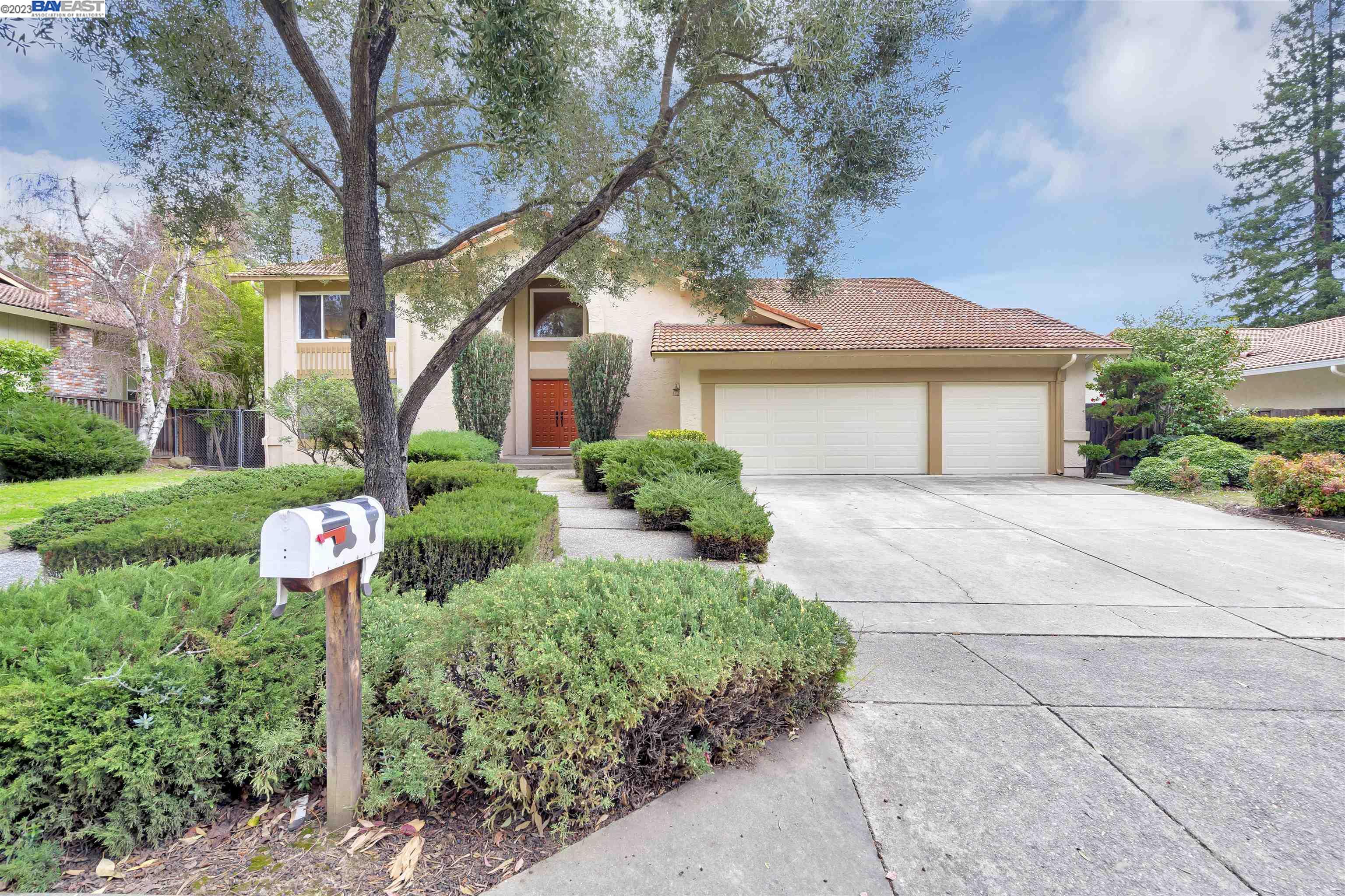 Detail Gallery Image 1 of 1 For 201 E Las Palmas, Fremont,  CA 94539 - 5 Beds | 3/1 Baths
