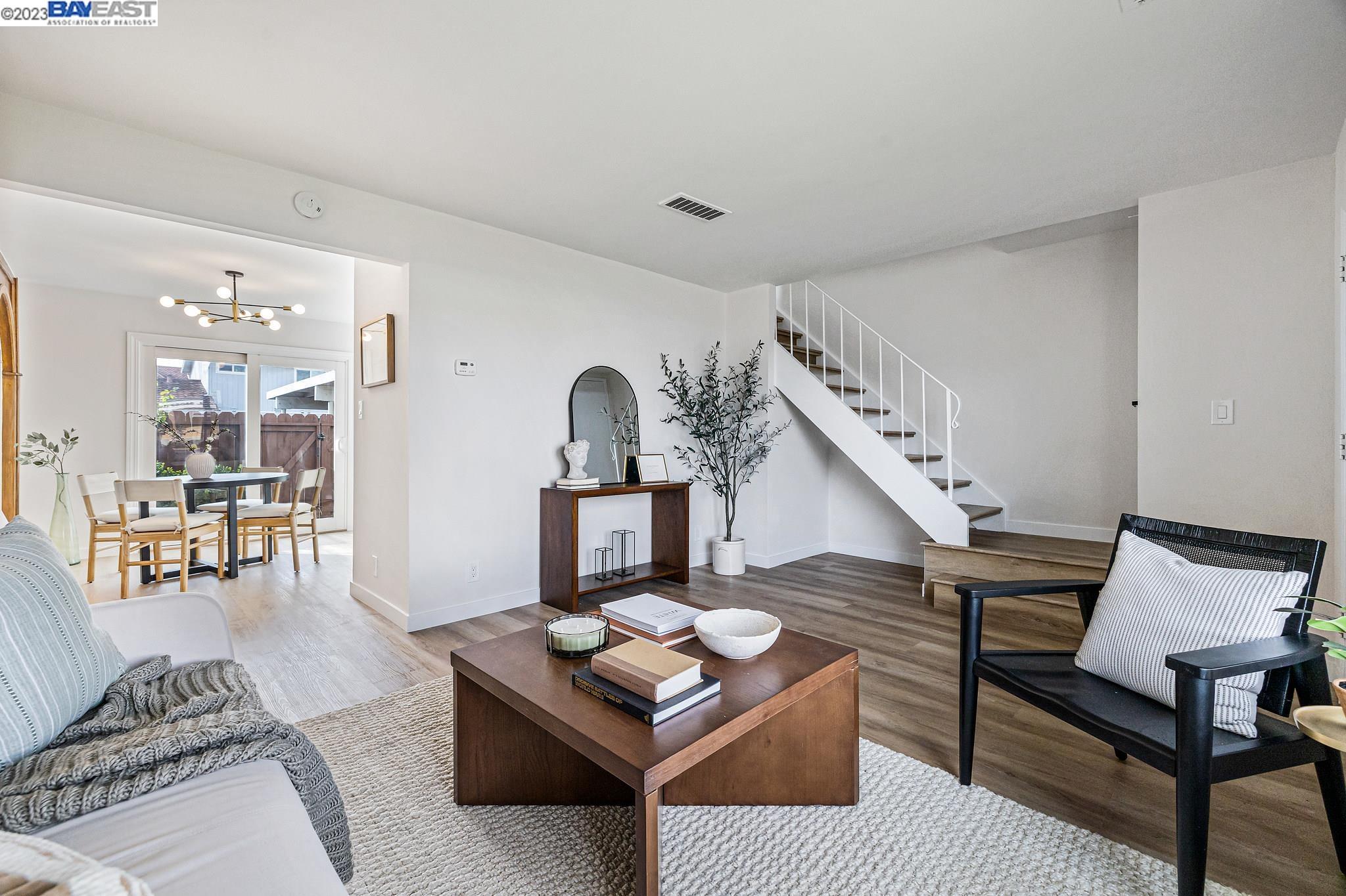 Photo #2: 41019557 Listing 