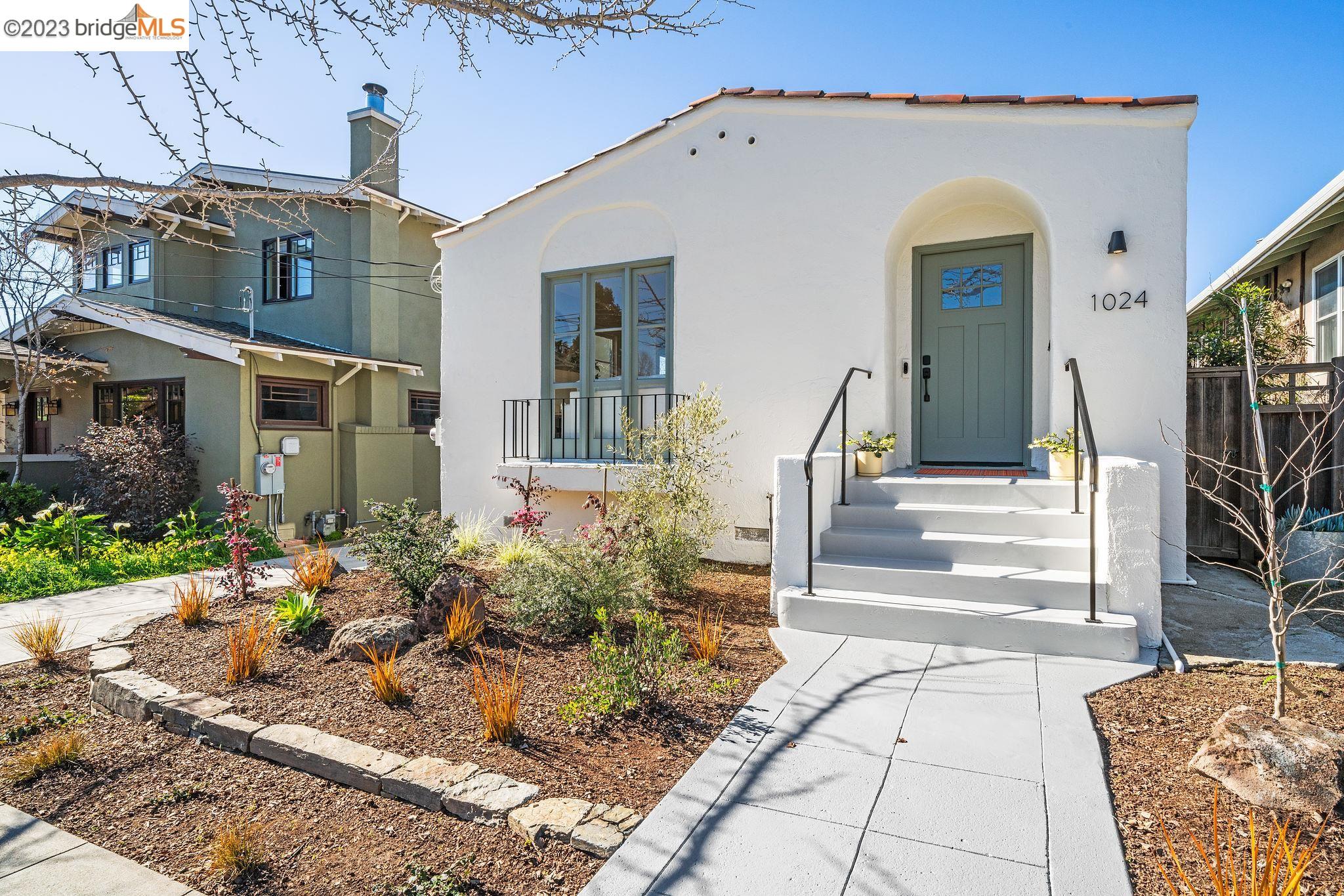 Detail Gallery Image 1 of 1 For 1024 Curtis St, Albany,  CA 94706 - 2 Beds | 1 Baths