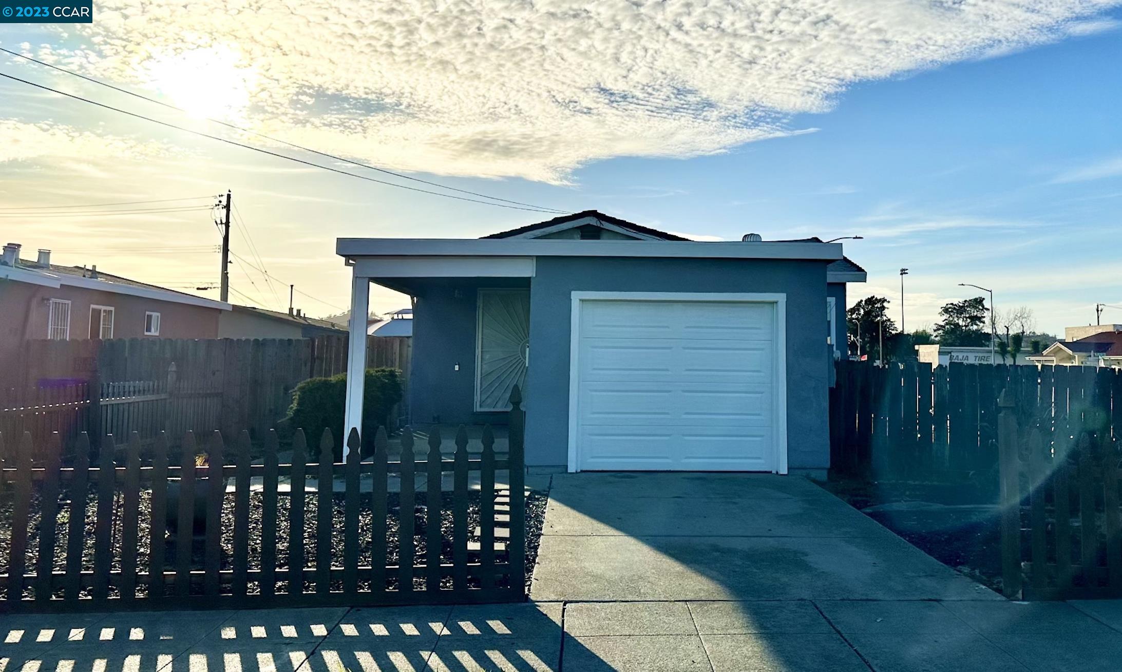 Detail Gallery Image 1 of 1 For 505 S 16th St, Richmond,  CA 94804 - 3 Beds | 1 Baths