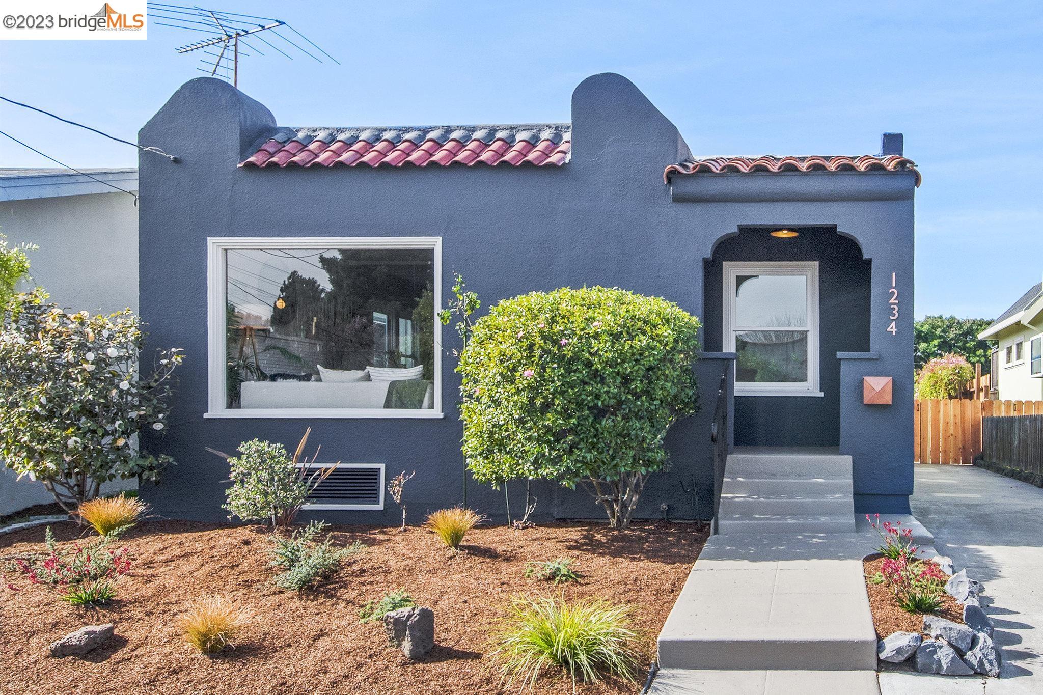 Detail Gallery Image 1 of 1 For 1234 Peralta Ave, Berkeley,  CA 94706 - 2 Beds | 1 Baths