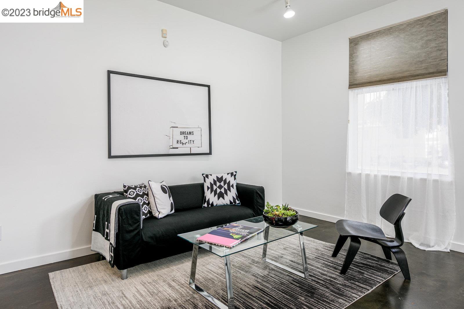 Photo #5: 41020107 Listing 