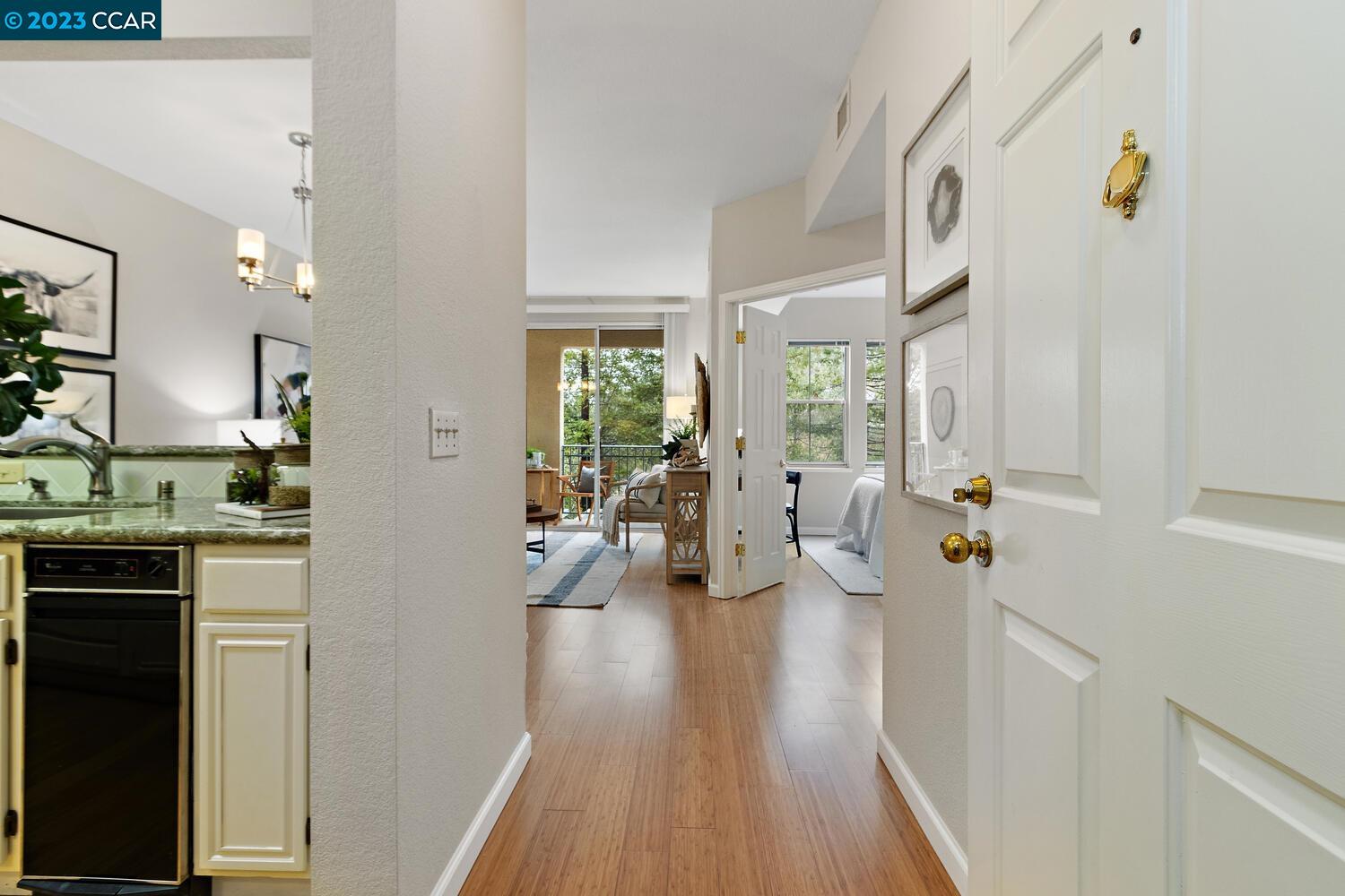Photo #2: 41020439 Listing 