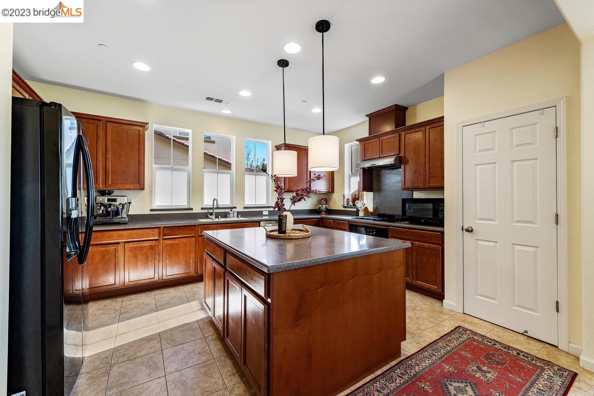 Photo #6: 41020529 Listing 