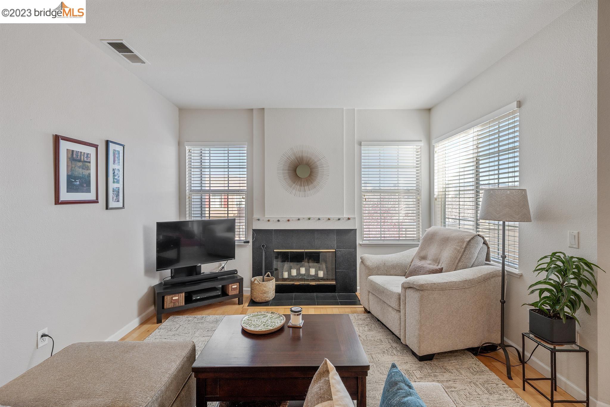 Photo #3: 41020600 Listing 