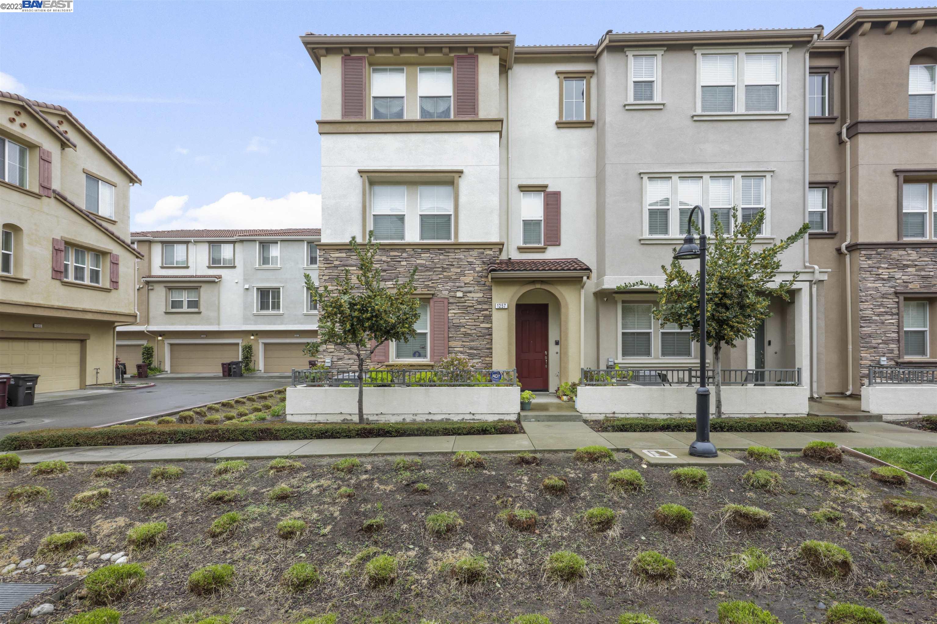 Detail Gallery Image 1 of 1 For 1257 George Circle, Hayward,  CA 94541 - 4 Beds | 3/1 Baths