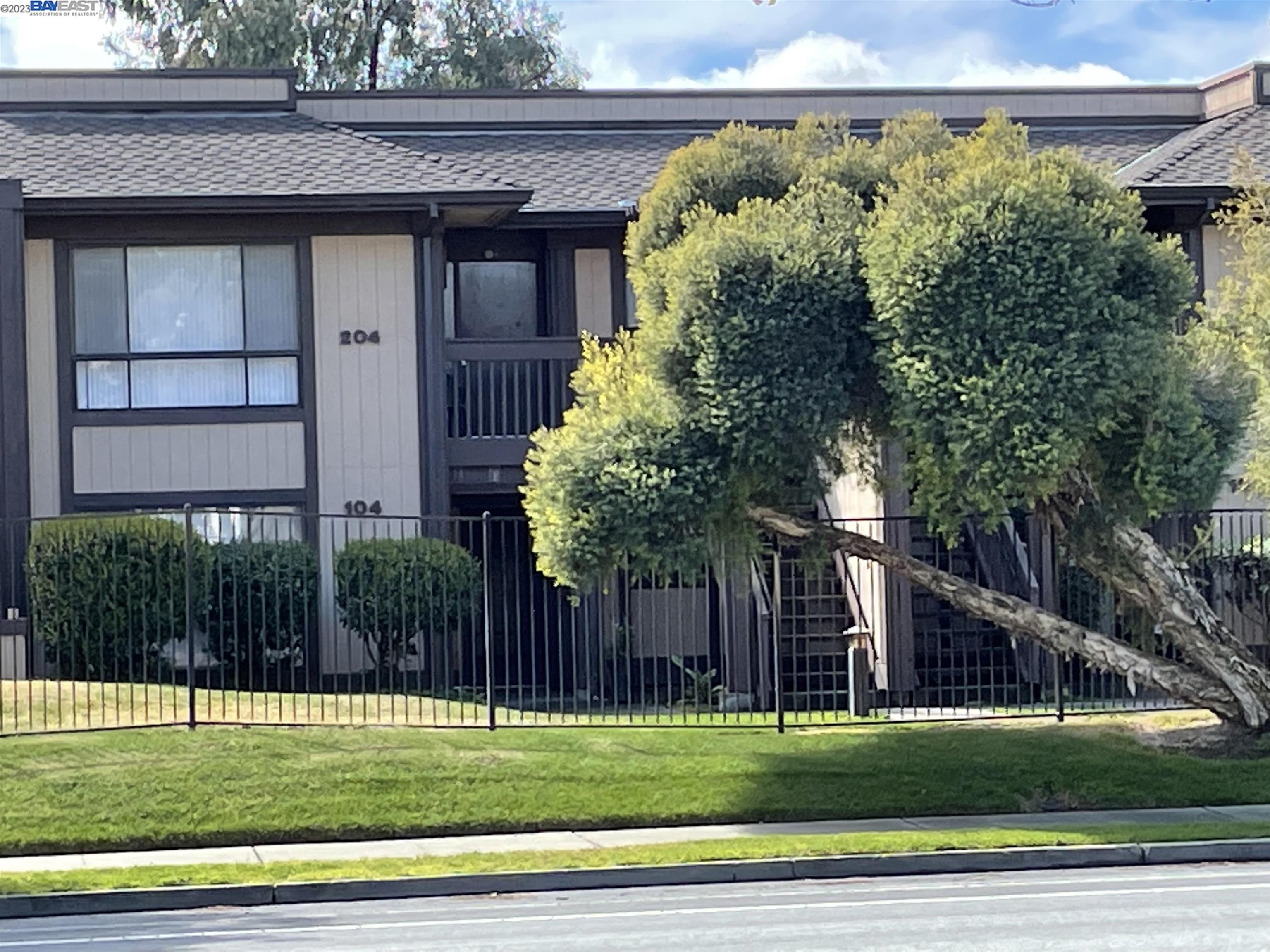 Detail Gallery Image 1 of 1 For 39139 Argonaut Way #104,  Fremont,  CA 94538 - 2 Beds | 2 Baths