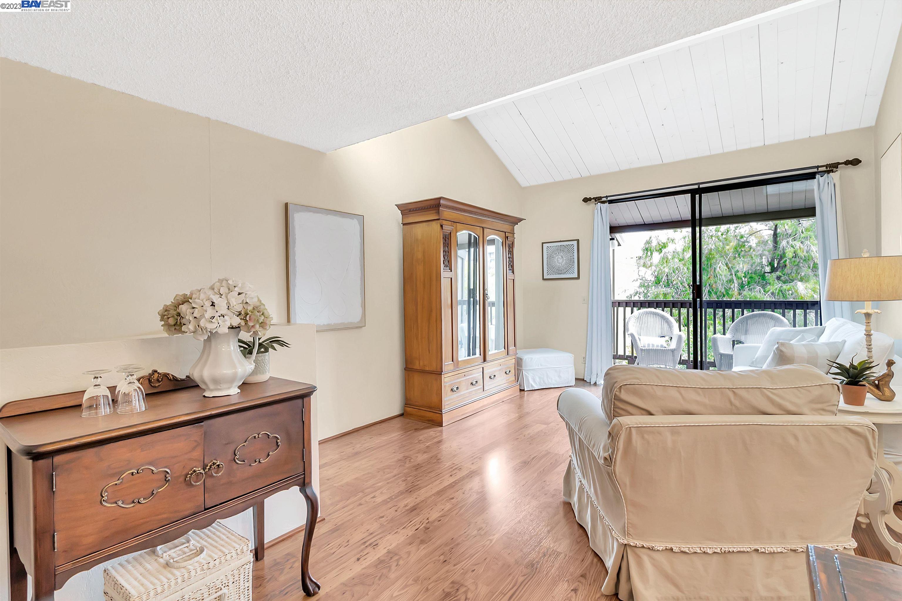 Photo #6: 41021352 Listing 