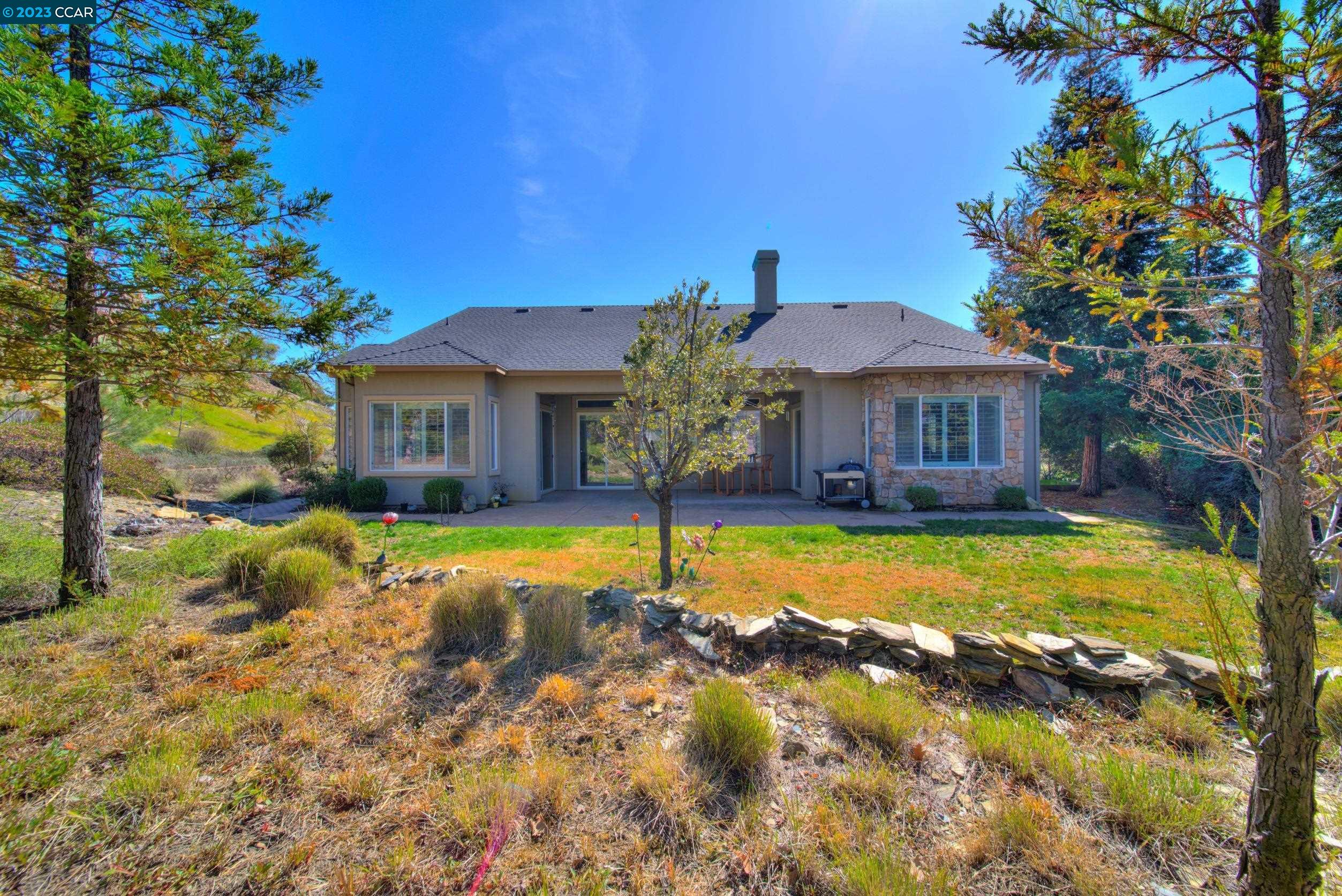 Detail Gallery Image 4 of 60 For 117 Pebble Ct, Copperopolis,  CA 95228 - 3 Beds | 2/1 Baths