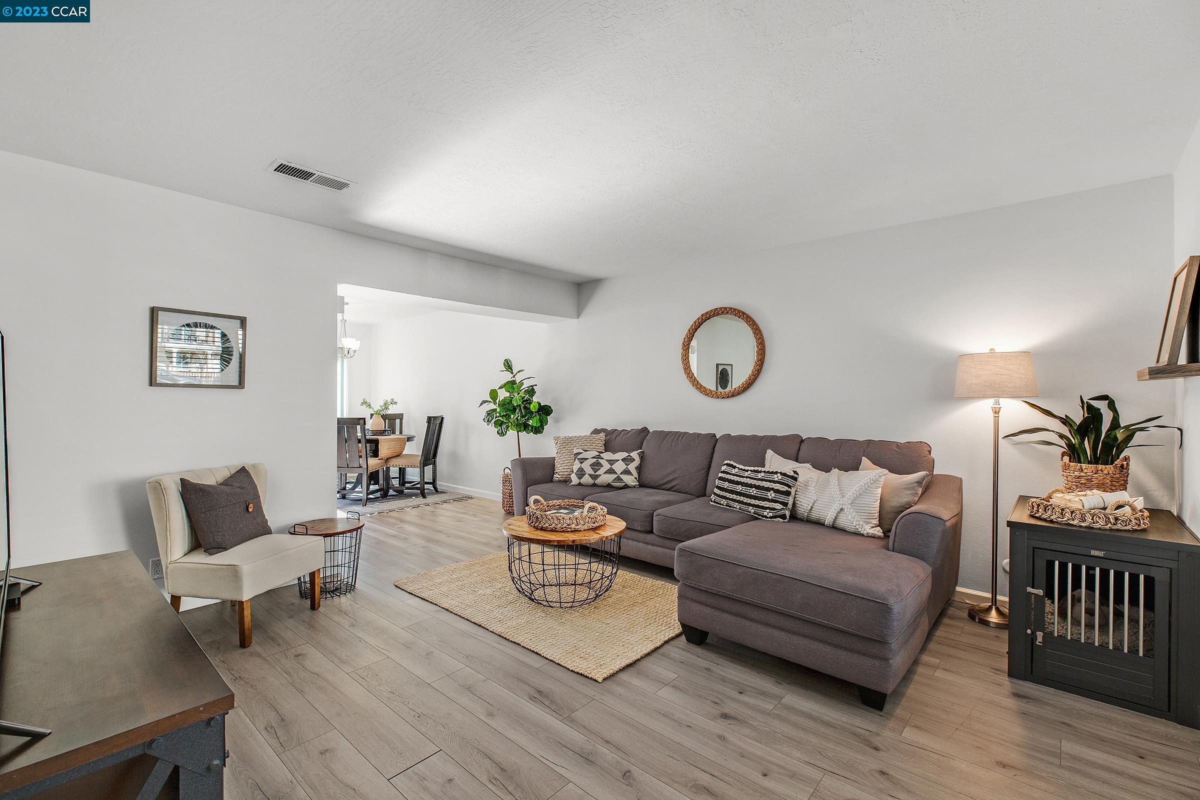 Detail Gallery Image 1 of 1 For 1273 Detroit Ave #D,  Concord,  CA 94520 - 2 Beds | 1/1 Baths