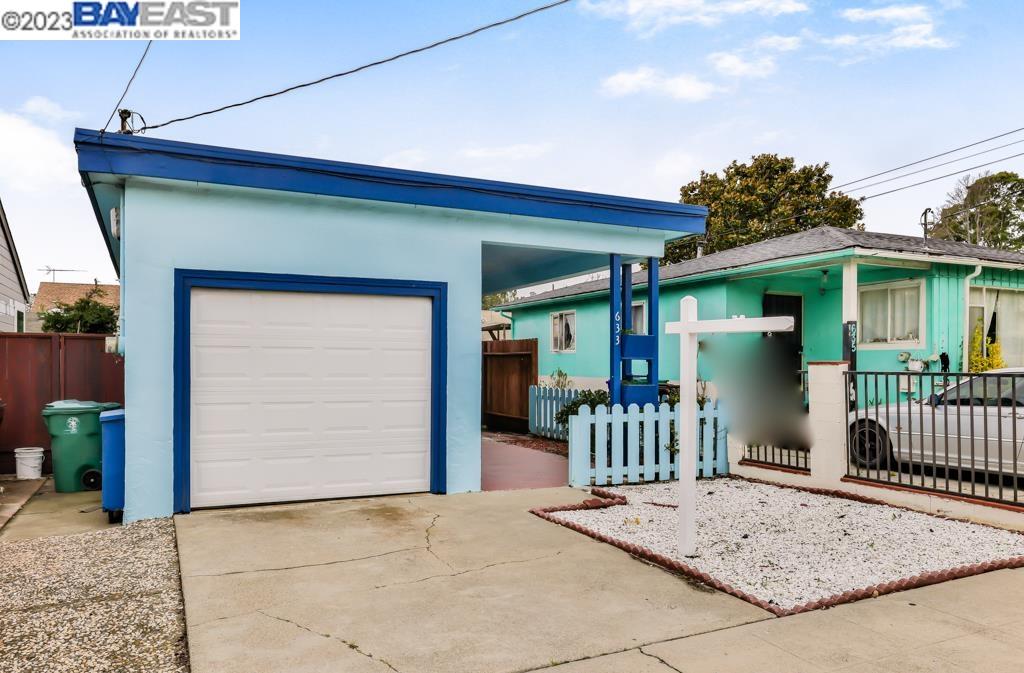 Detail Gallery Image 1 of 1 For 633 38th St, Richmond,  CA 94805 - 2 Beds | 1 Baths
