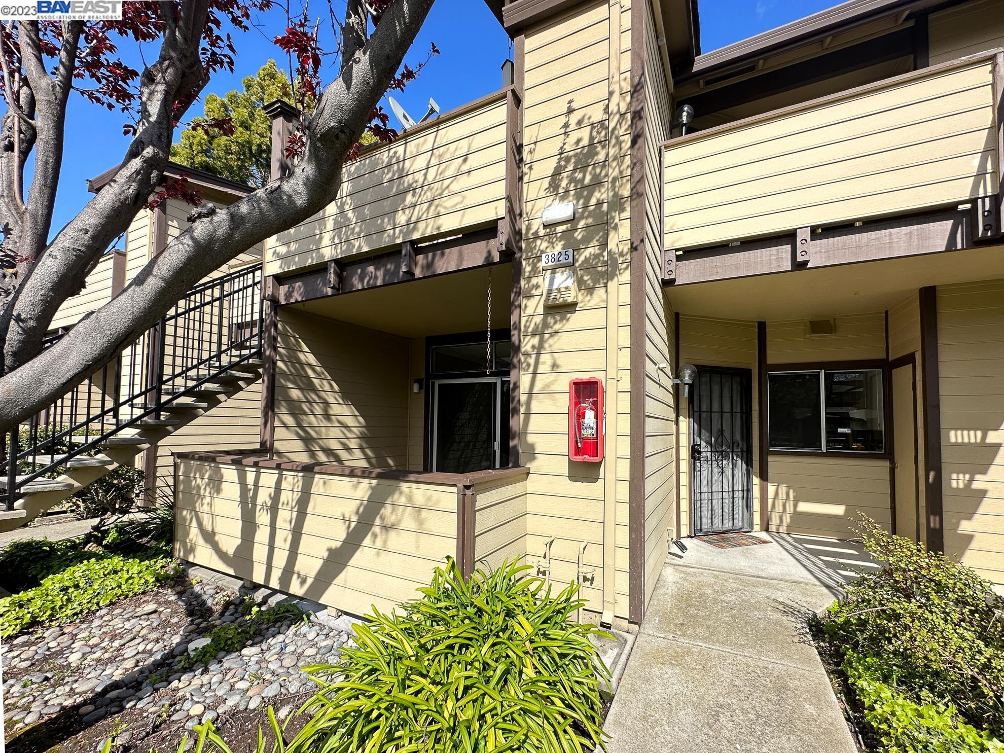 Detail Gallery Image 1 of 1 For 3825 Wedgewood St, San Leandro,  CA 94578 - 2 Beds | 2 Baths