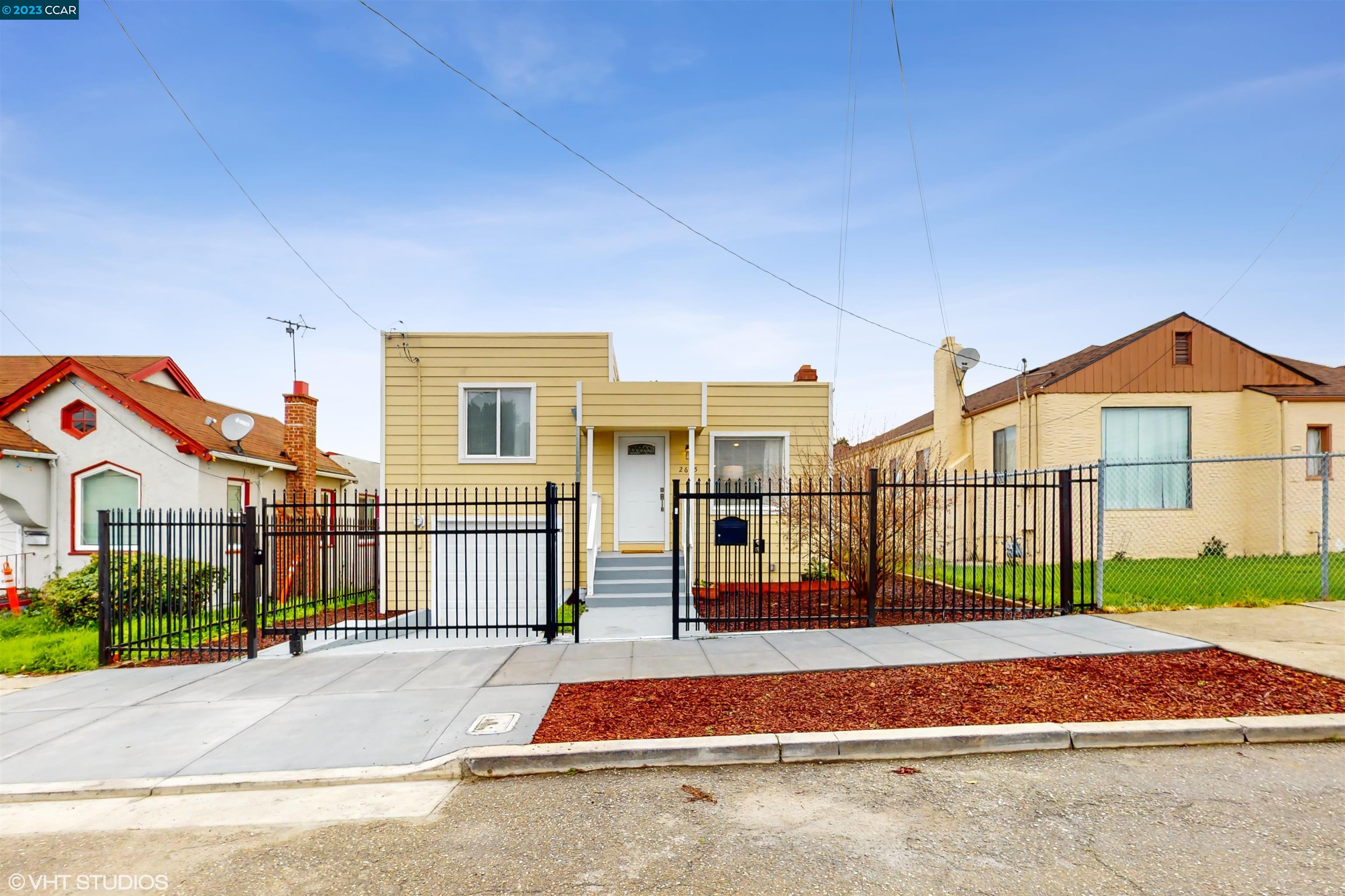 Detail Gallery Image 1 of 1 For 2615 76th Ave, Oakland,  CA 94605 - 3 Beds | 2 Baths
