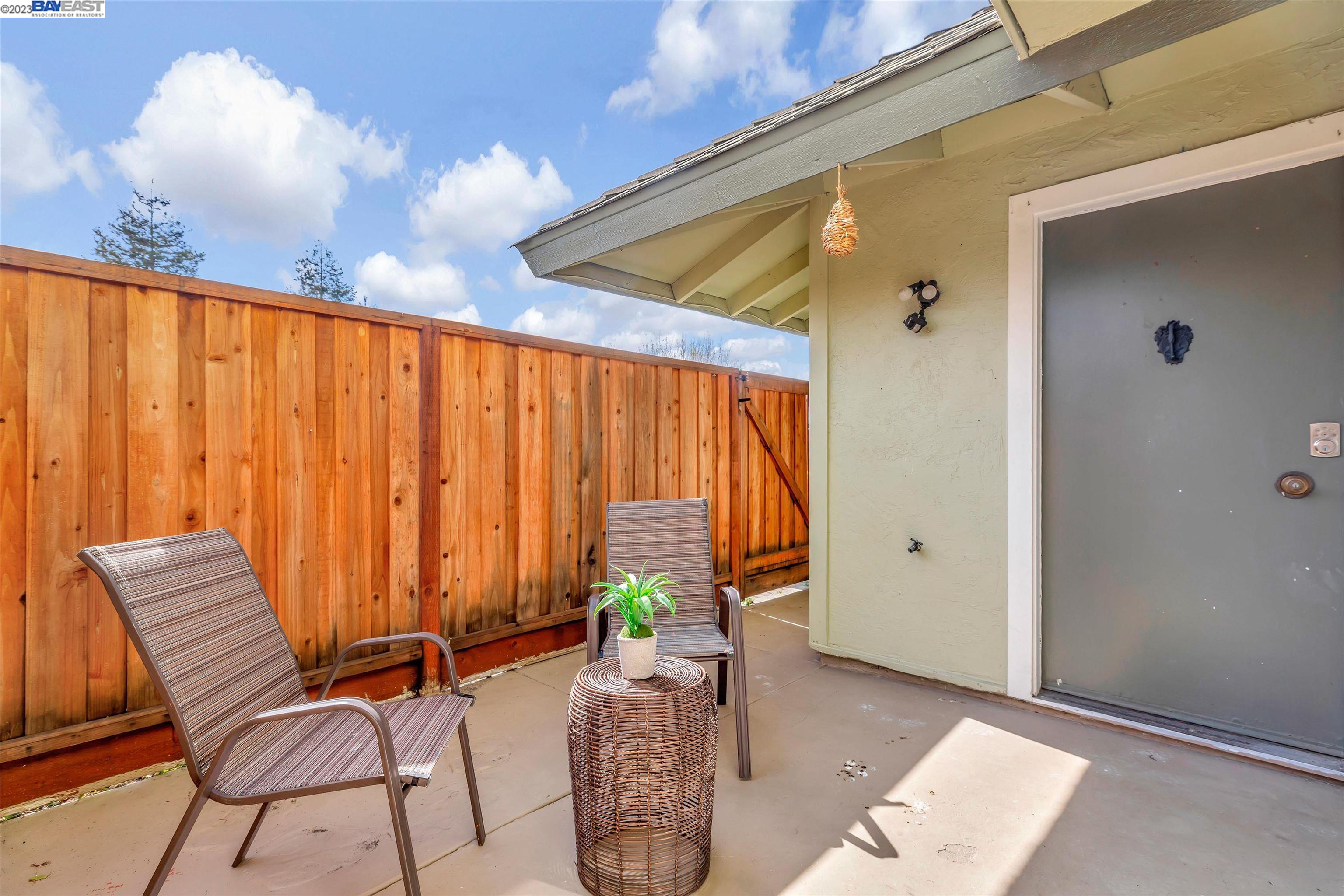 Photo #4: 41022008 Listing 