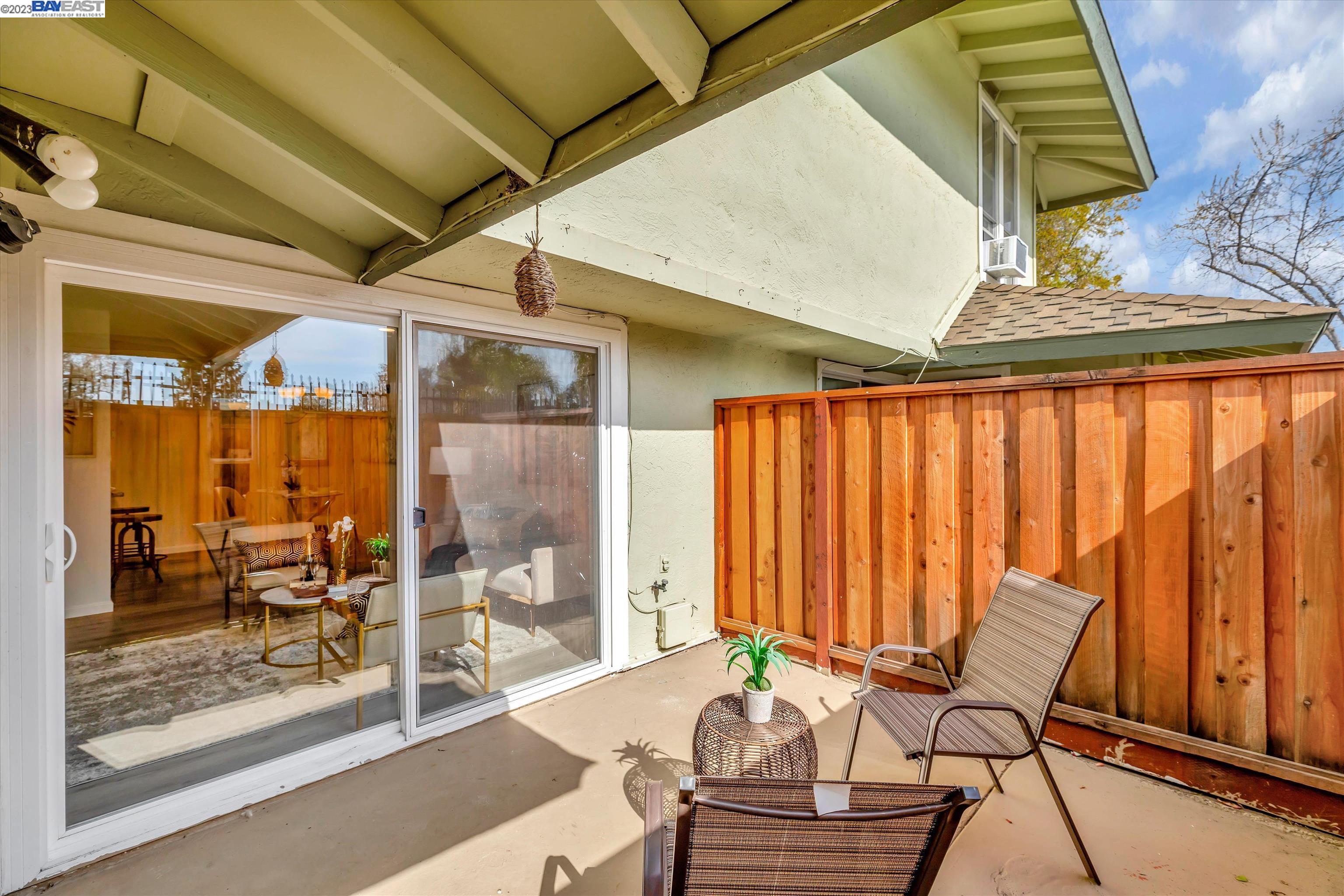 Photo #5: 41022008 Listing 