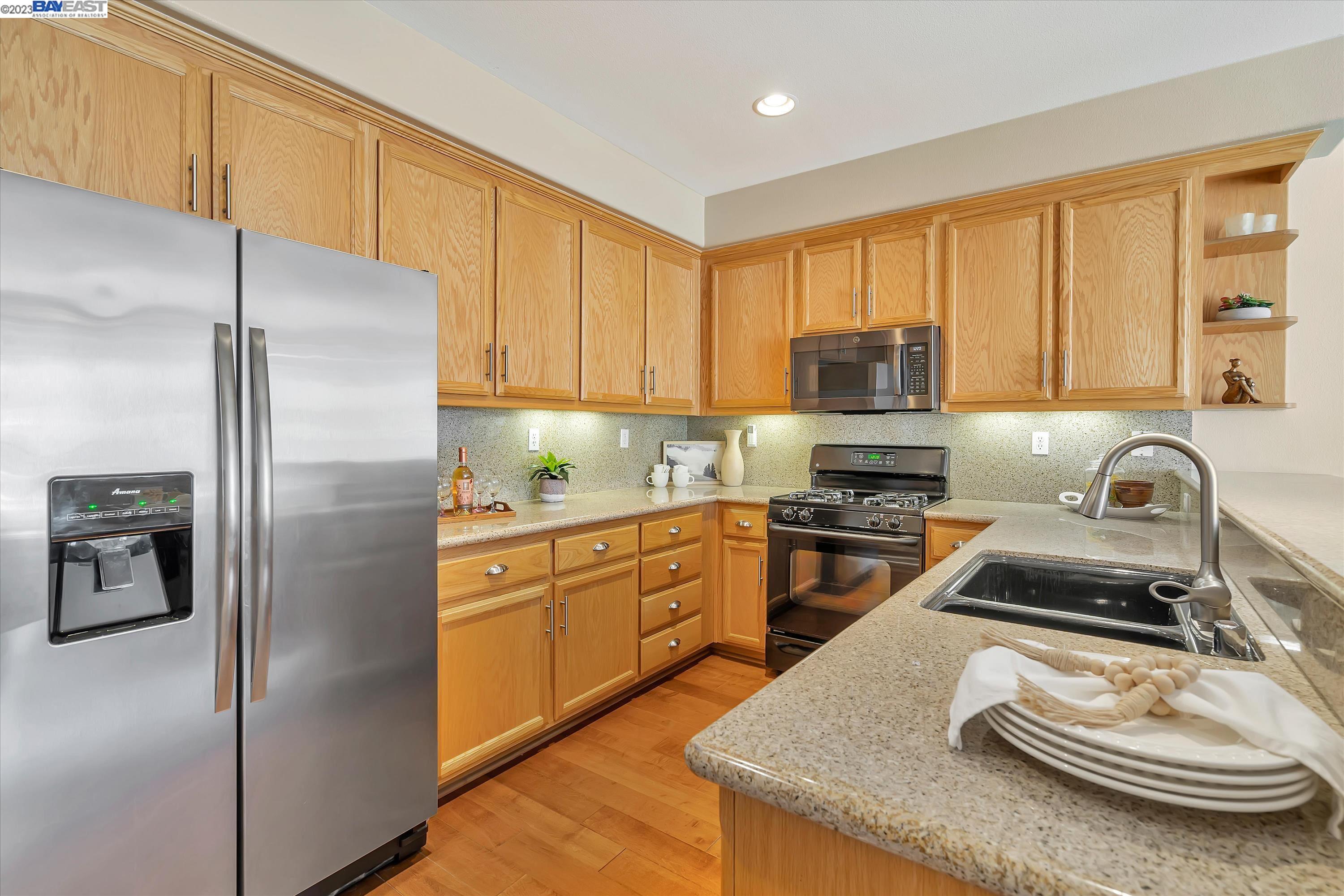Photo #6: 41022108 Listing 